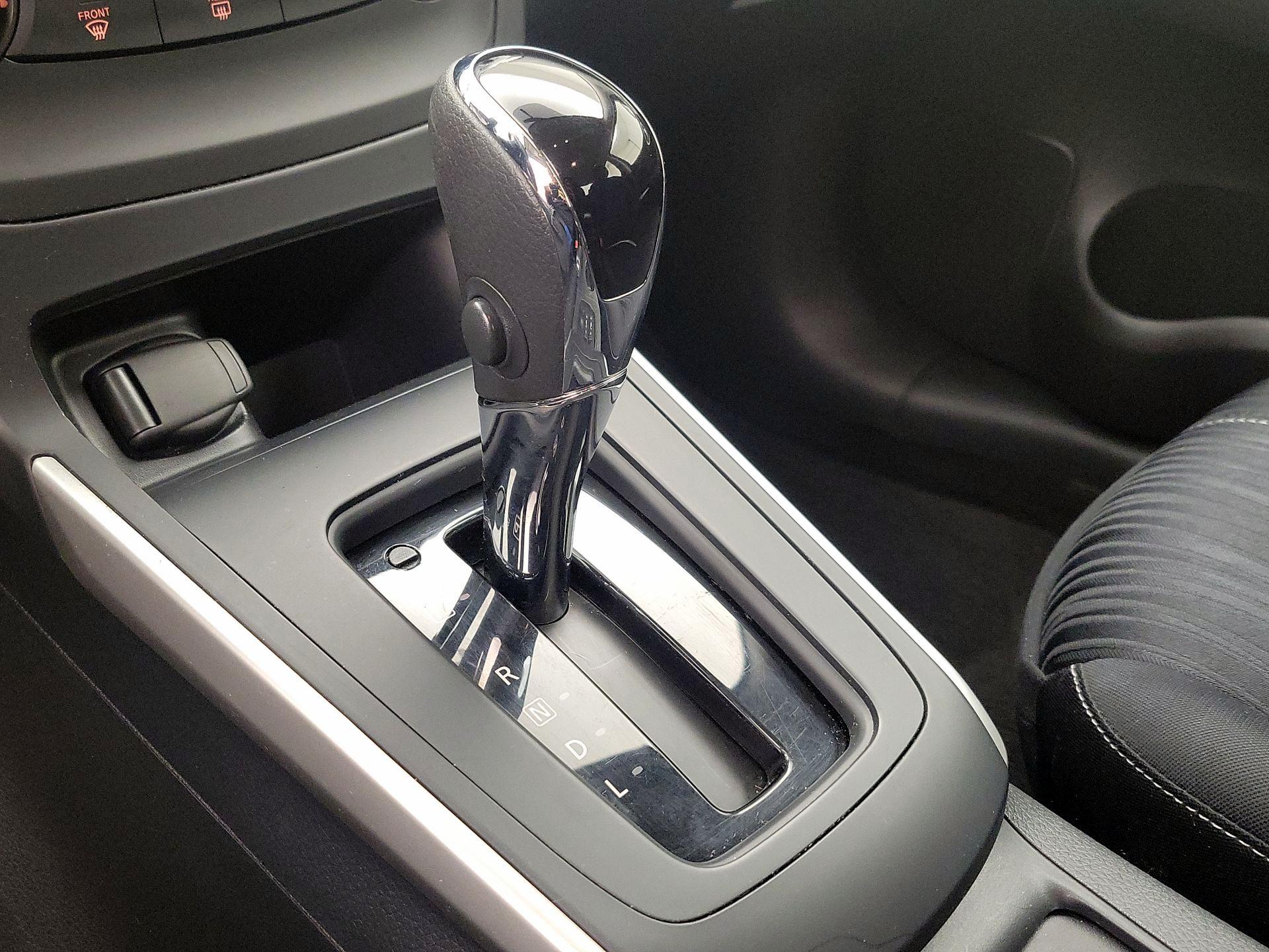 Thumbnail: 2017 Nissan Sentra - 17