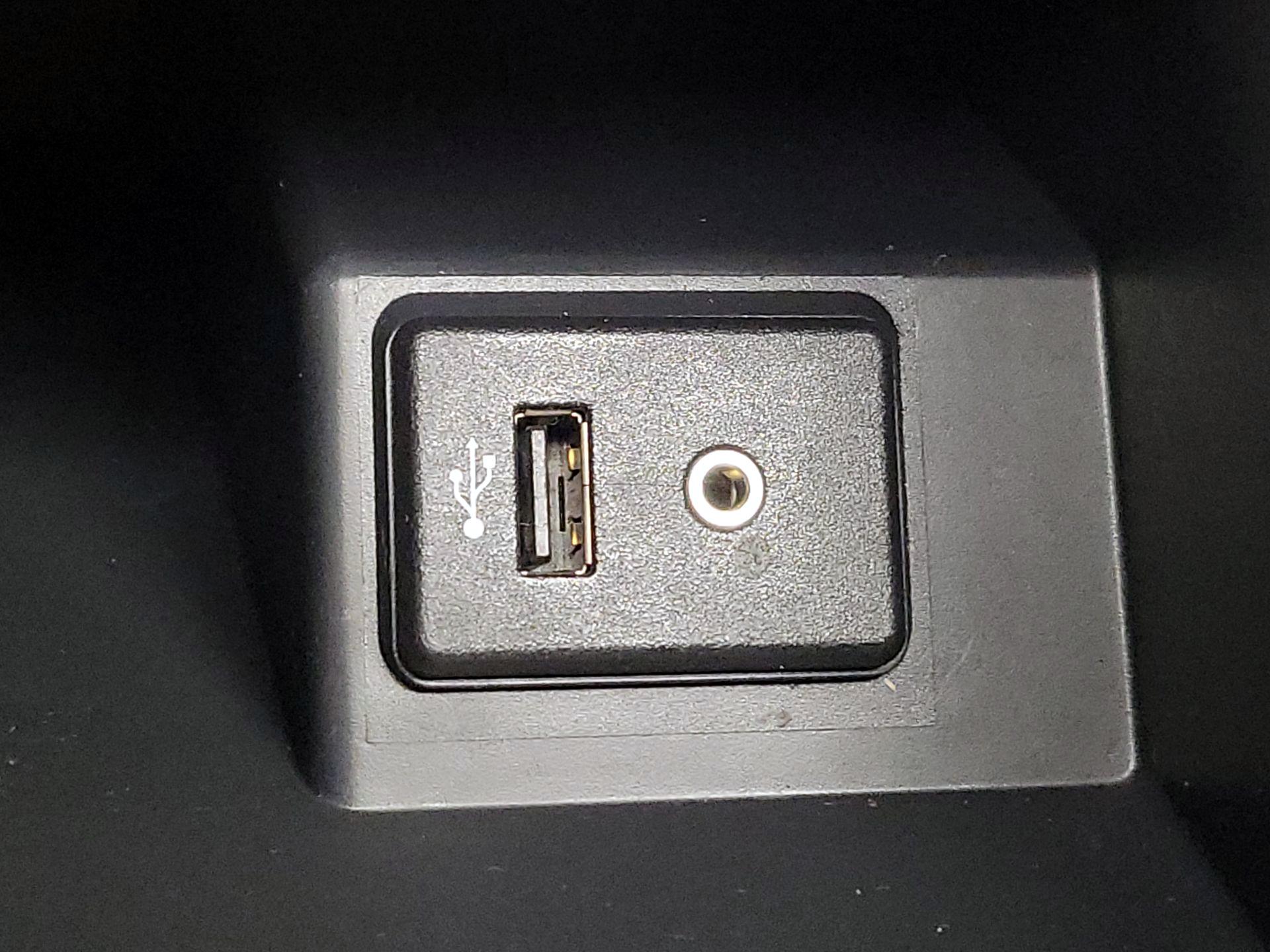 Thumbnail: 2017 Nissan Sentra - 18