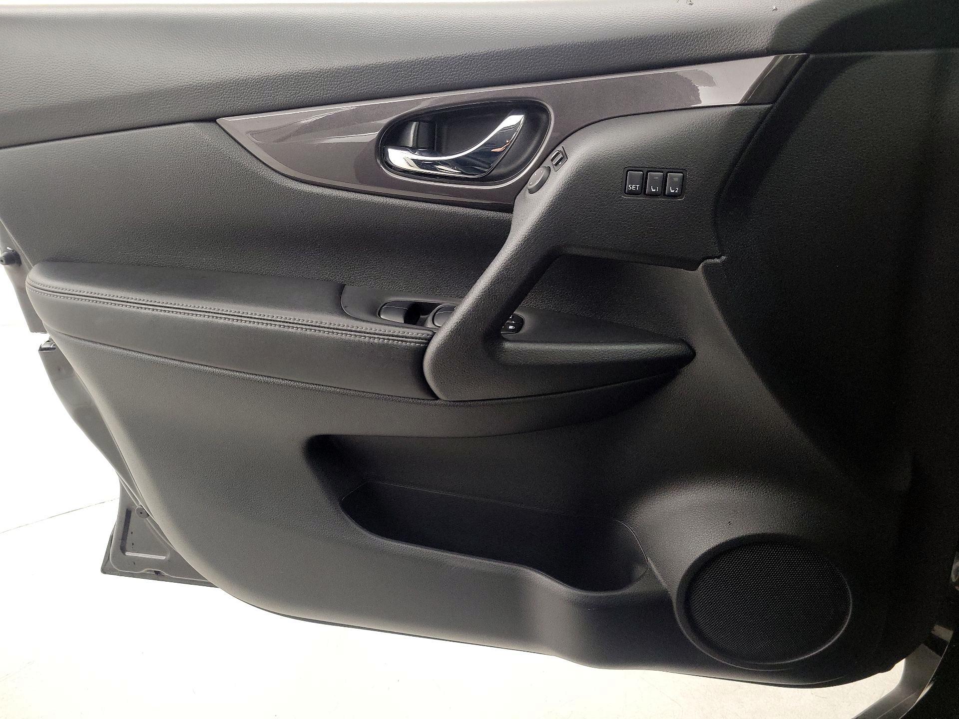 Thumbnail: 2019 Nissan Rogue - 12