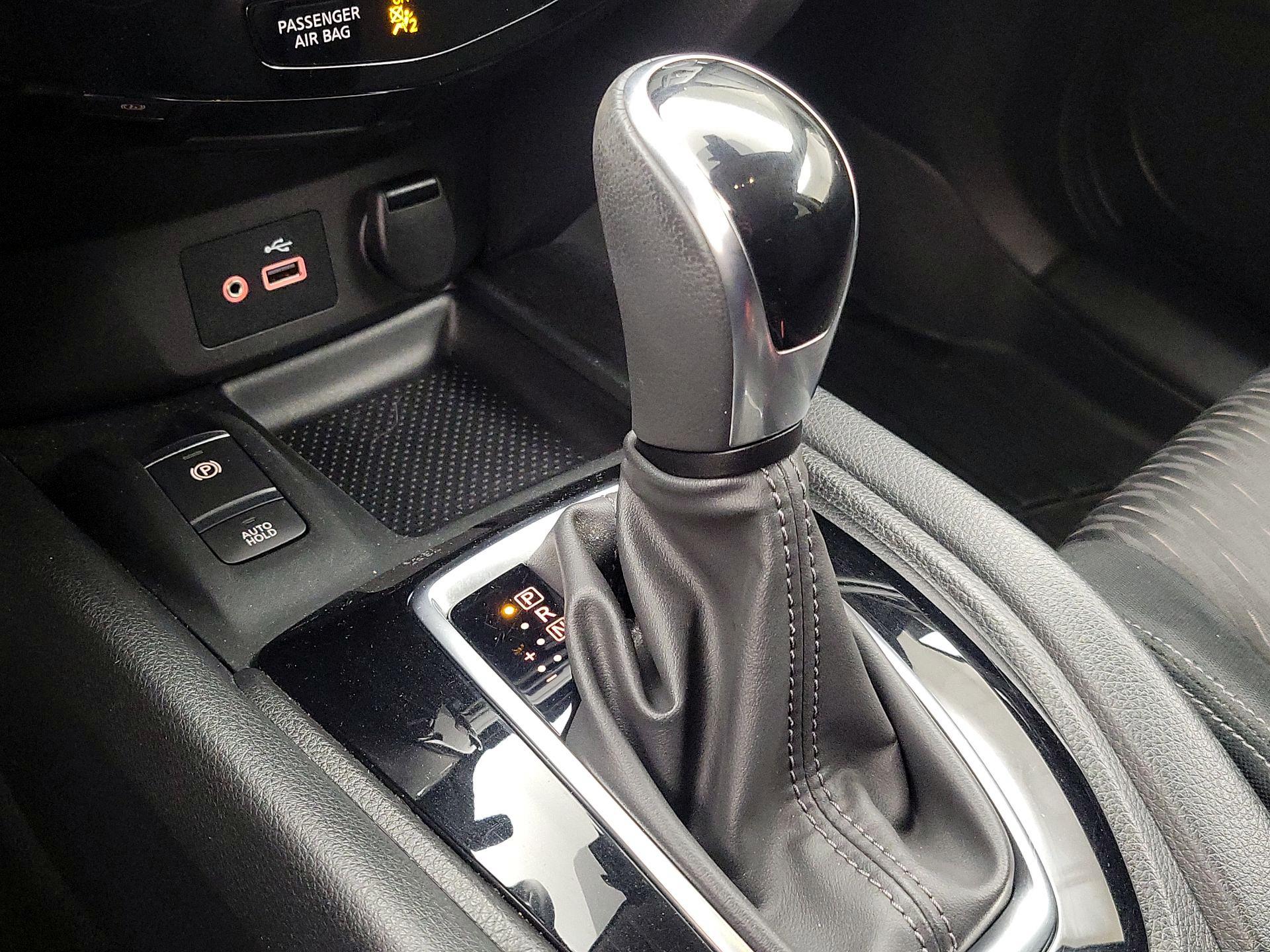 Thumbnail: 2019 Nissan Rogue - 18