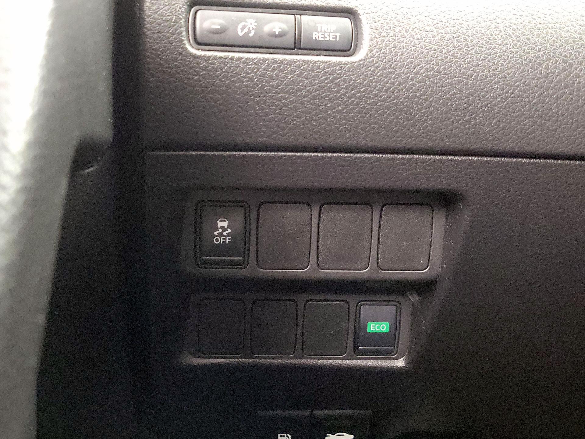 Thumbnail: 2019 Nissan Rogue Sport - 13