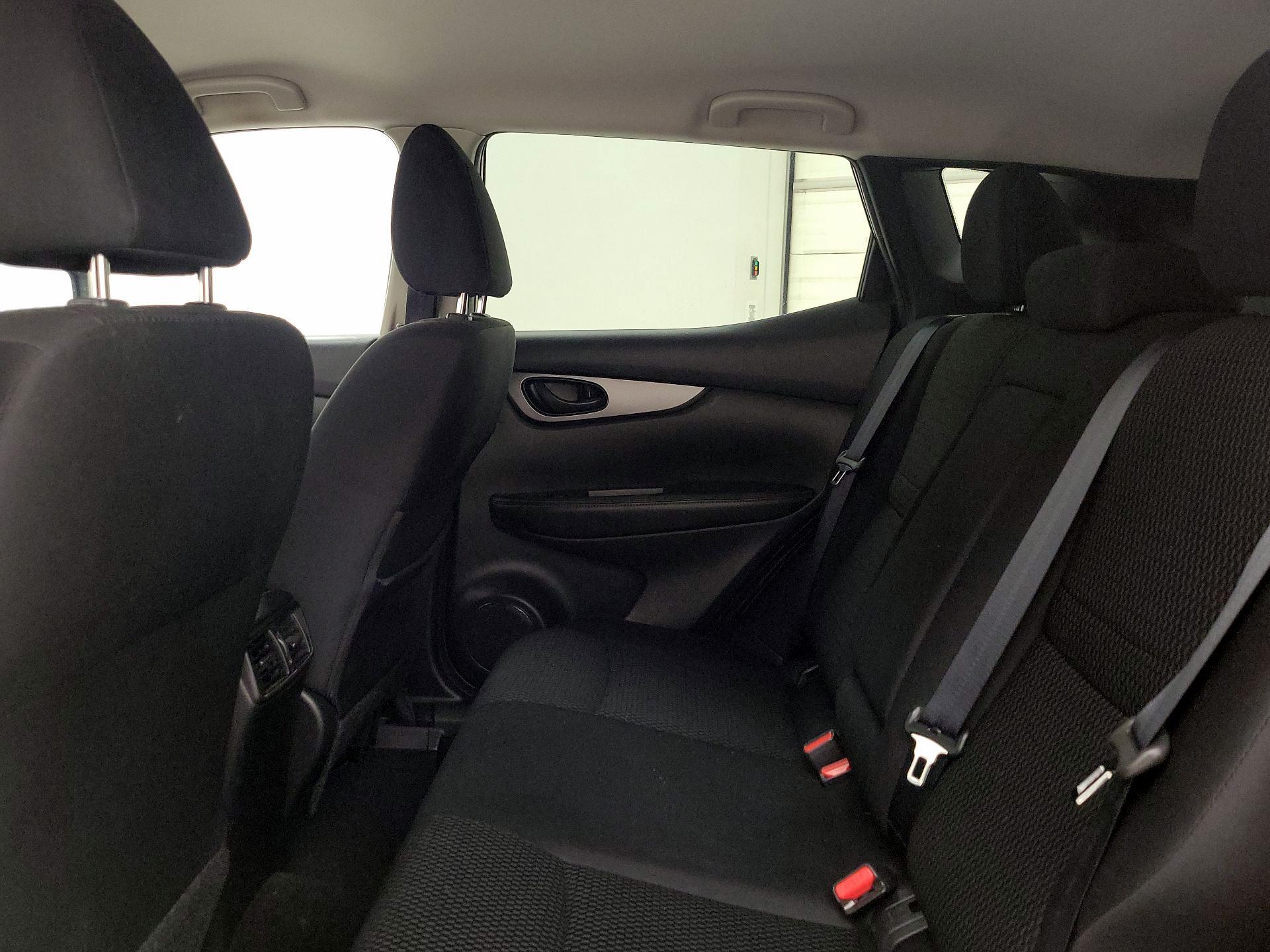 Thumbnail: 2019 Nissan Rogue Sport - 19