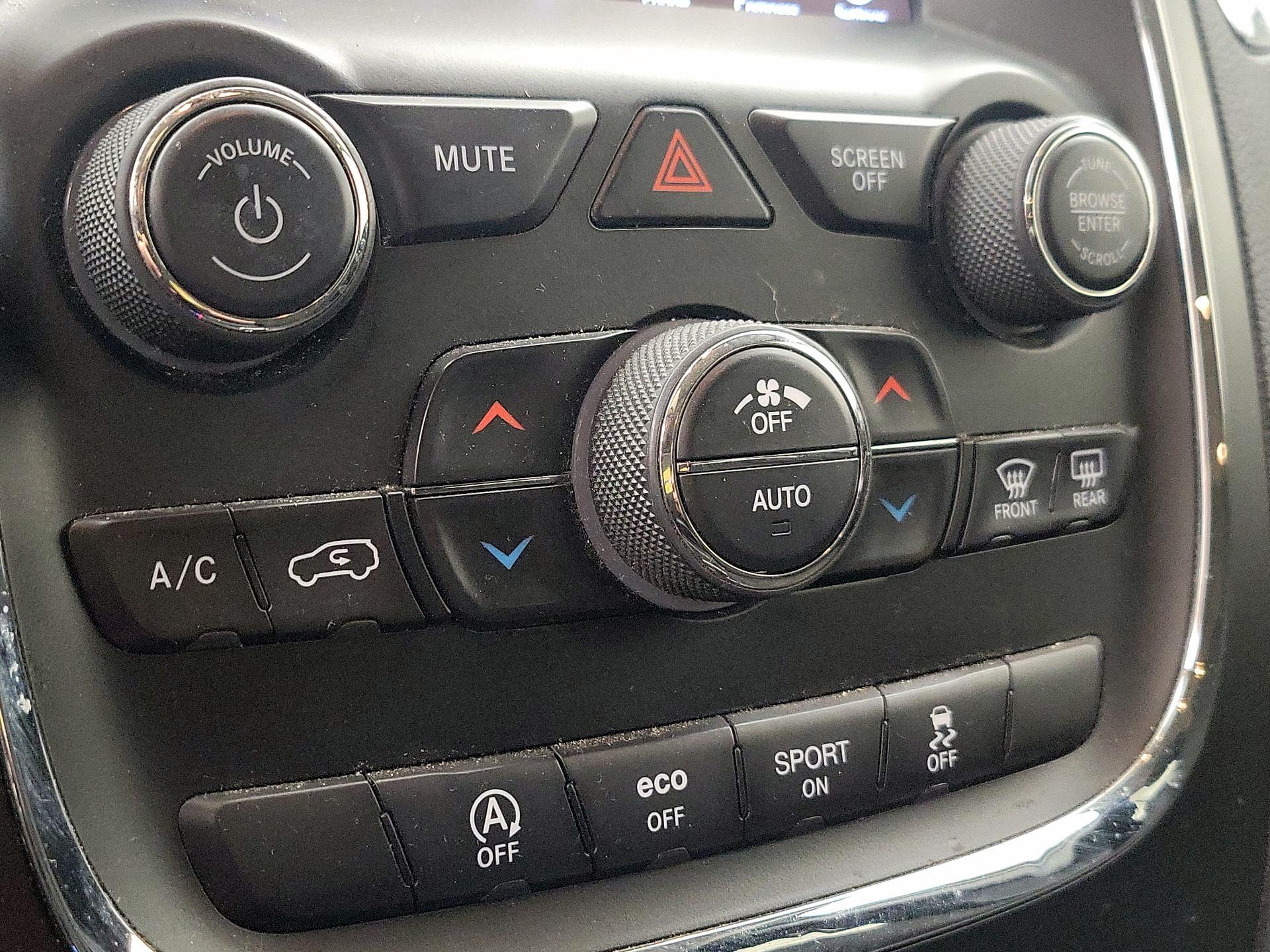 Thumbnail: 2018 Dodge Durango - 16