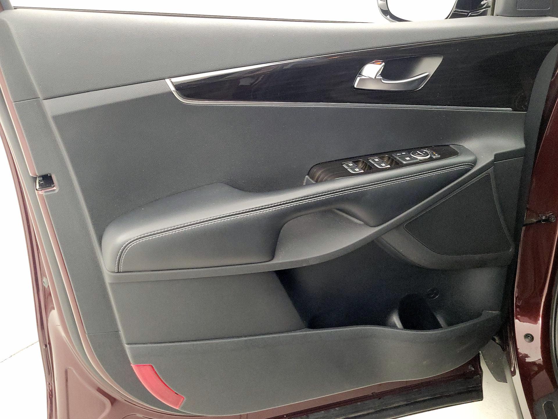 Thumbnail: 2019 Kia Sorento - 12