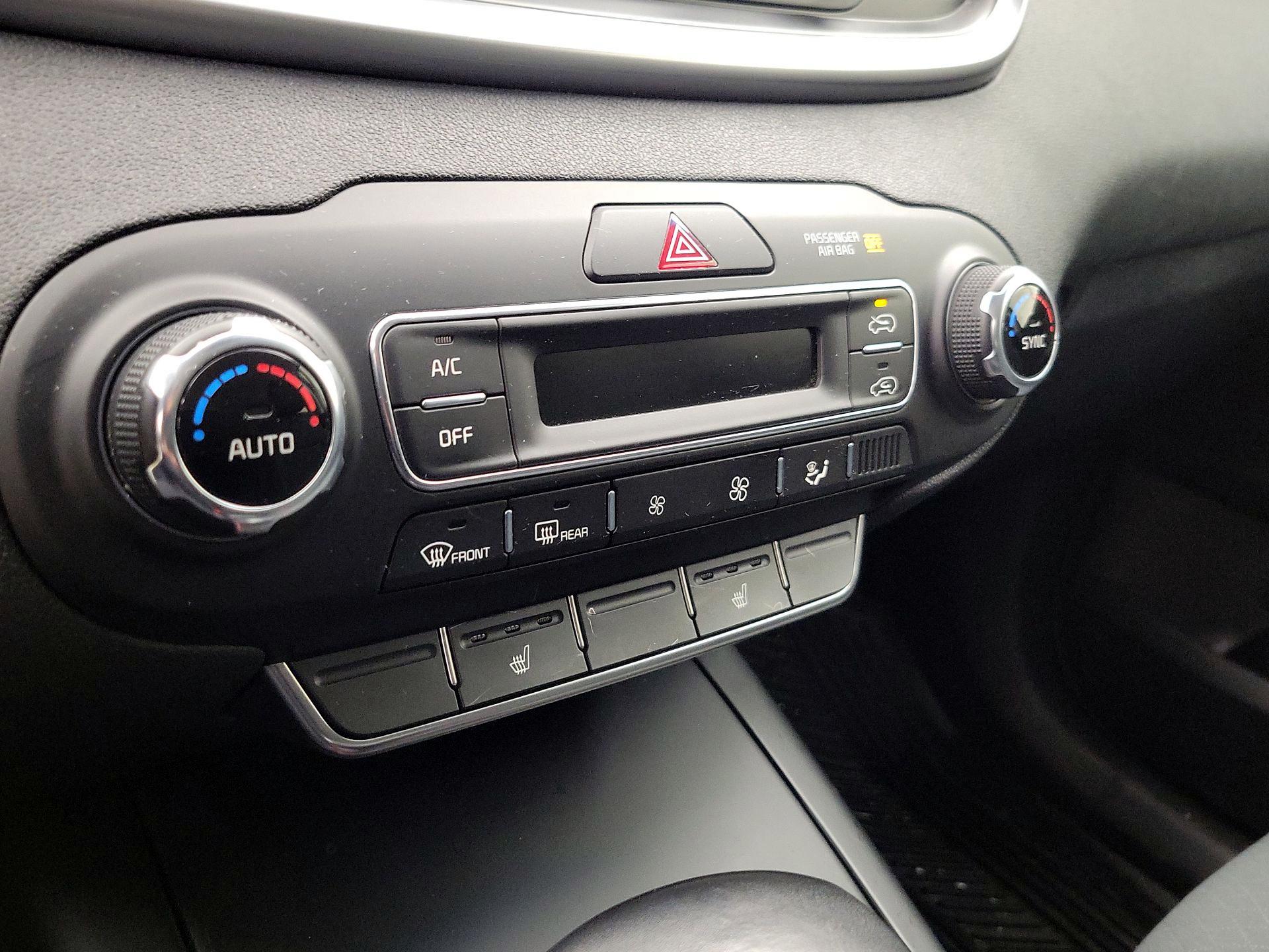 Thumbnail: 2019 Kia Sorento - 16