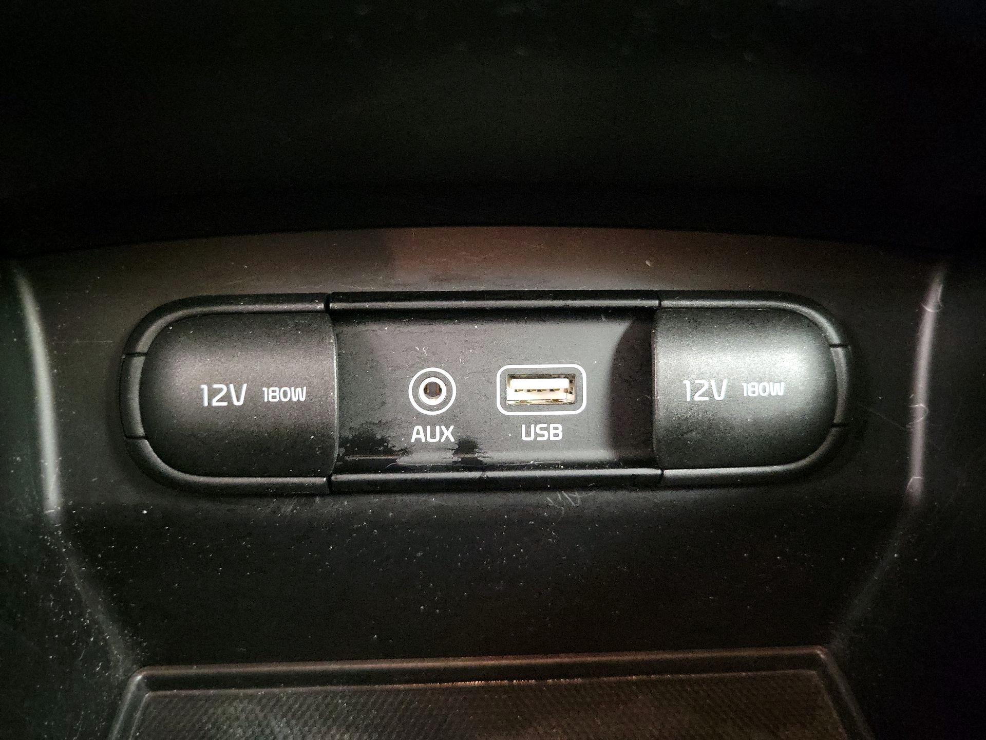 Thumbnail: 2019 Kia Sorento - 18