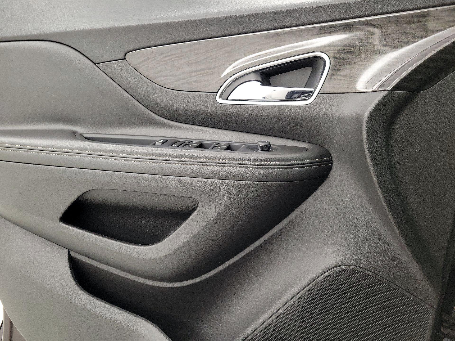 Thumbnail: 2015 Buick Encore - 12