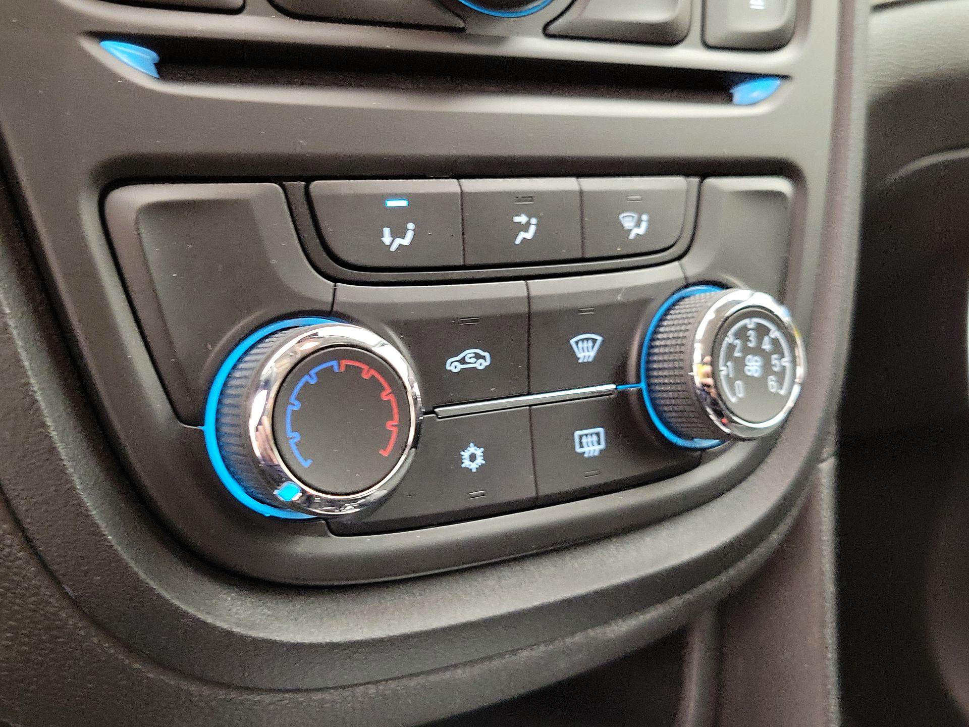 Thumbnail: 2015 Buick Encore - 16