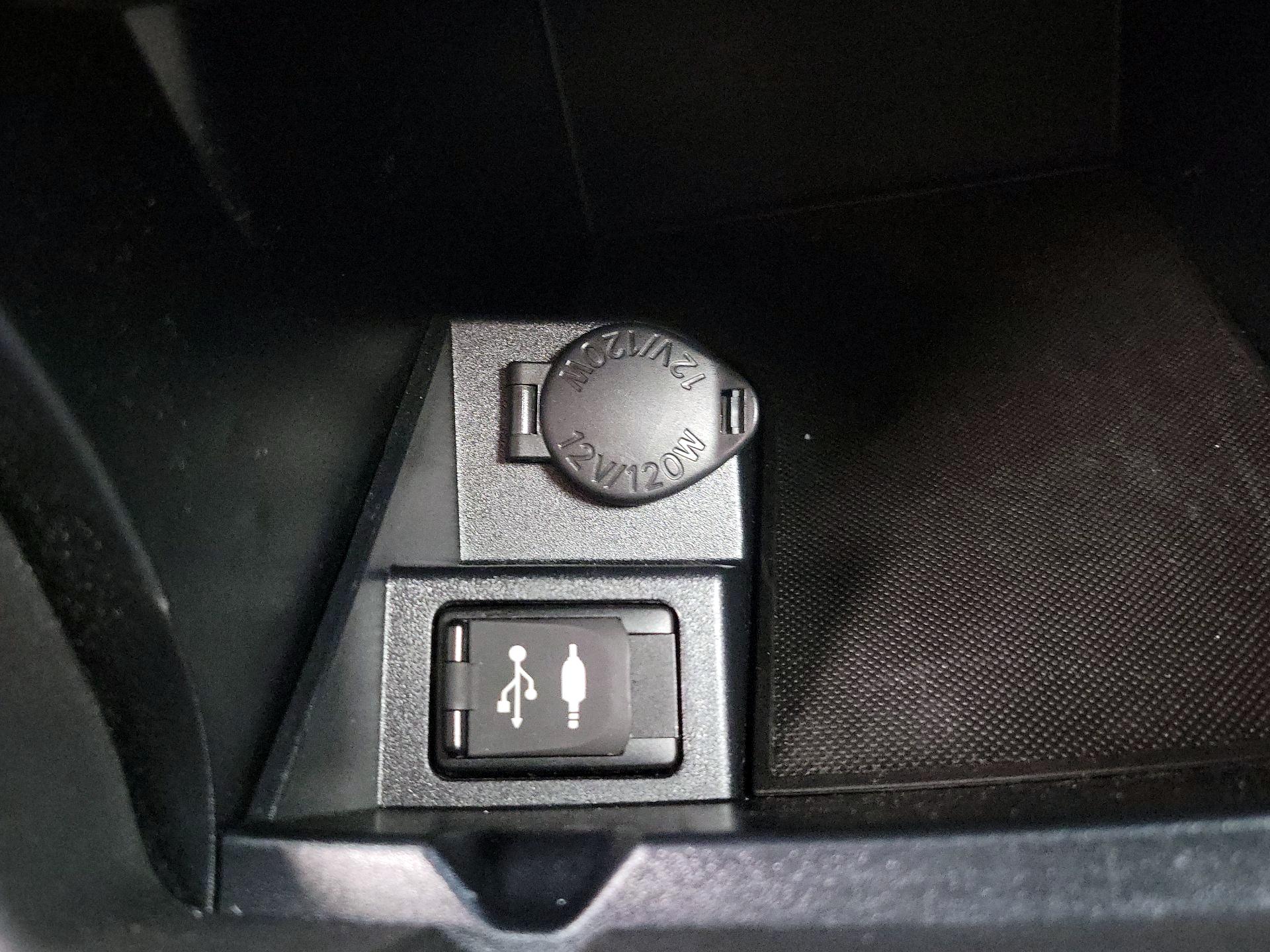 Thumbnail: 2017 Toyota Camry - 18