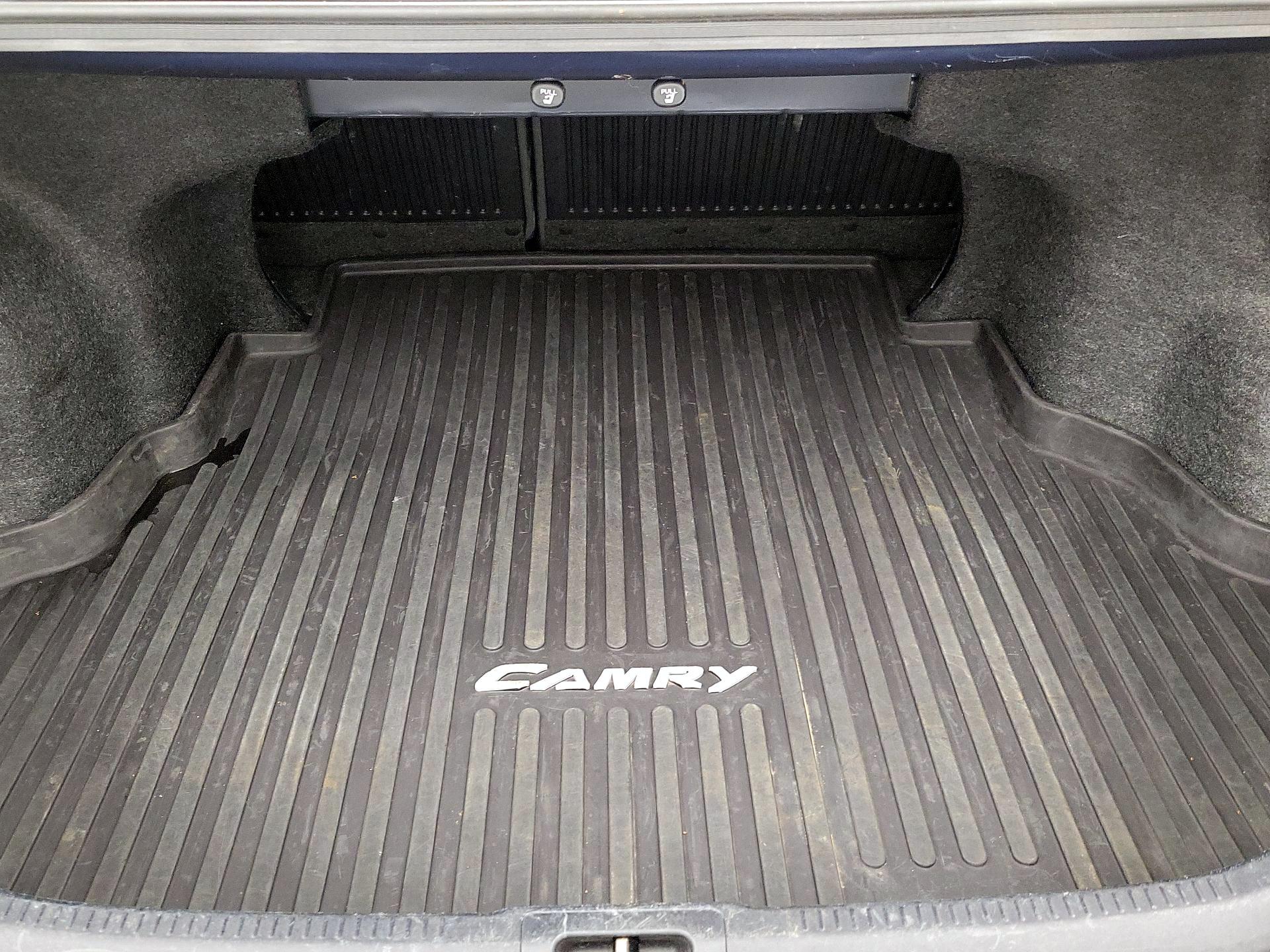 Thumbnail: 2017 Toyota Camry - 20