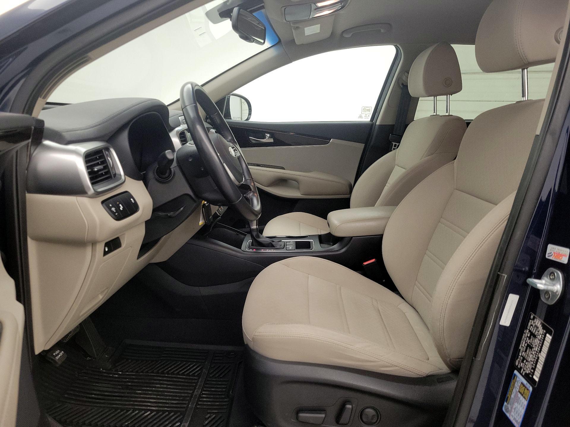 Thumbnail: 2019 Kia Sorento - 11