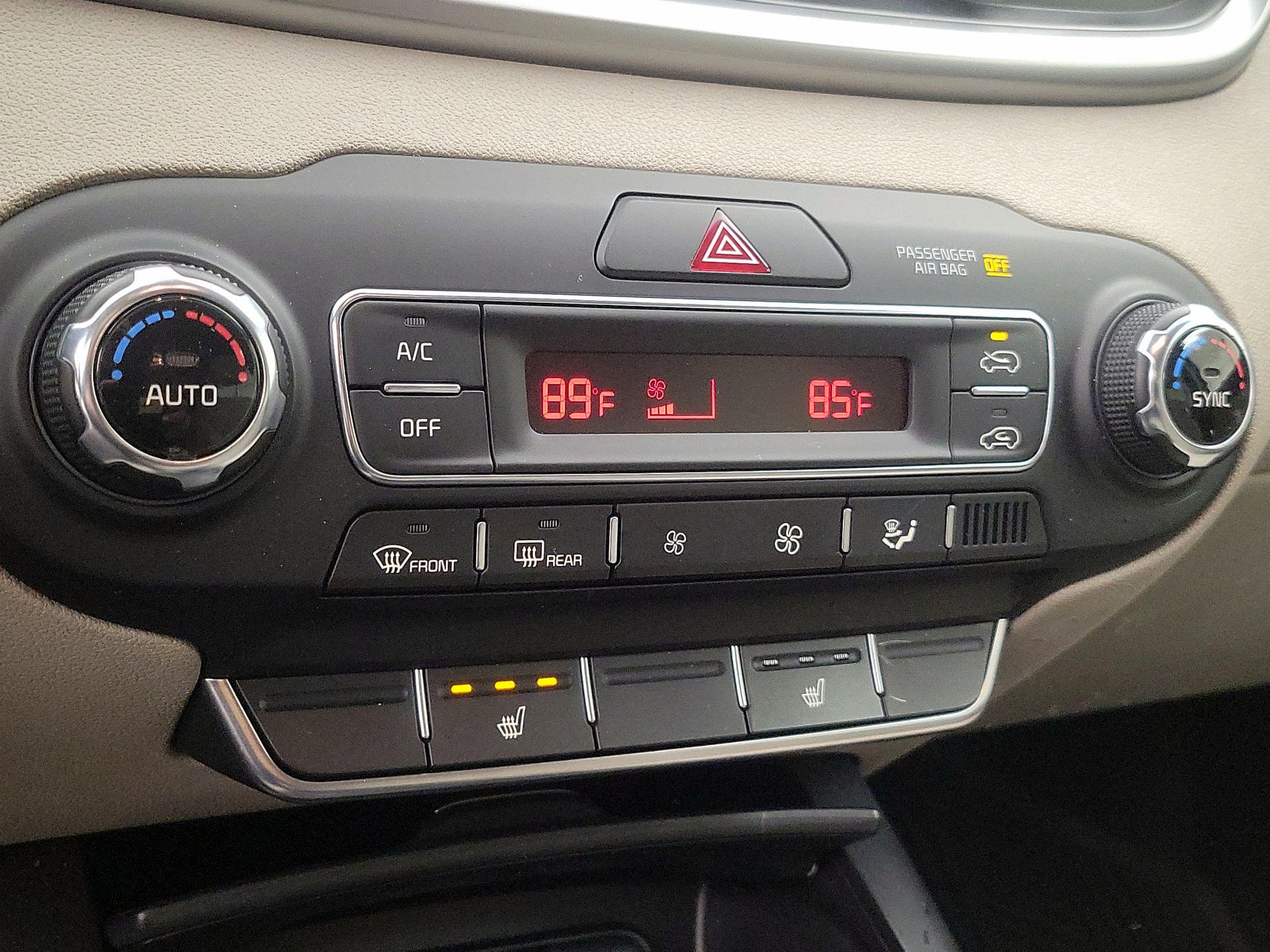 Thumbnail: 2019 Kia Sorento - 16