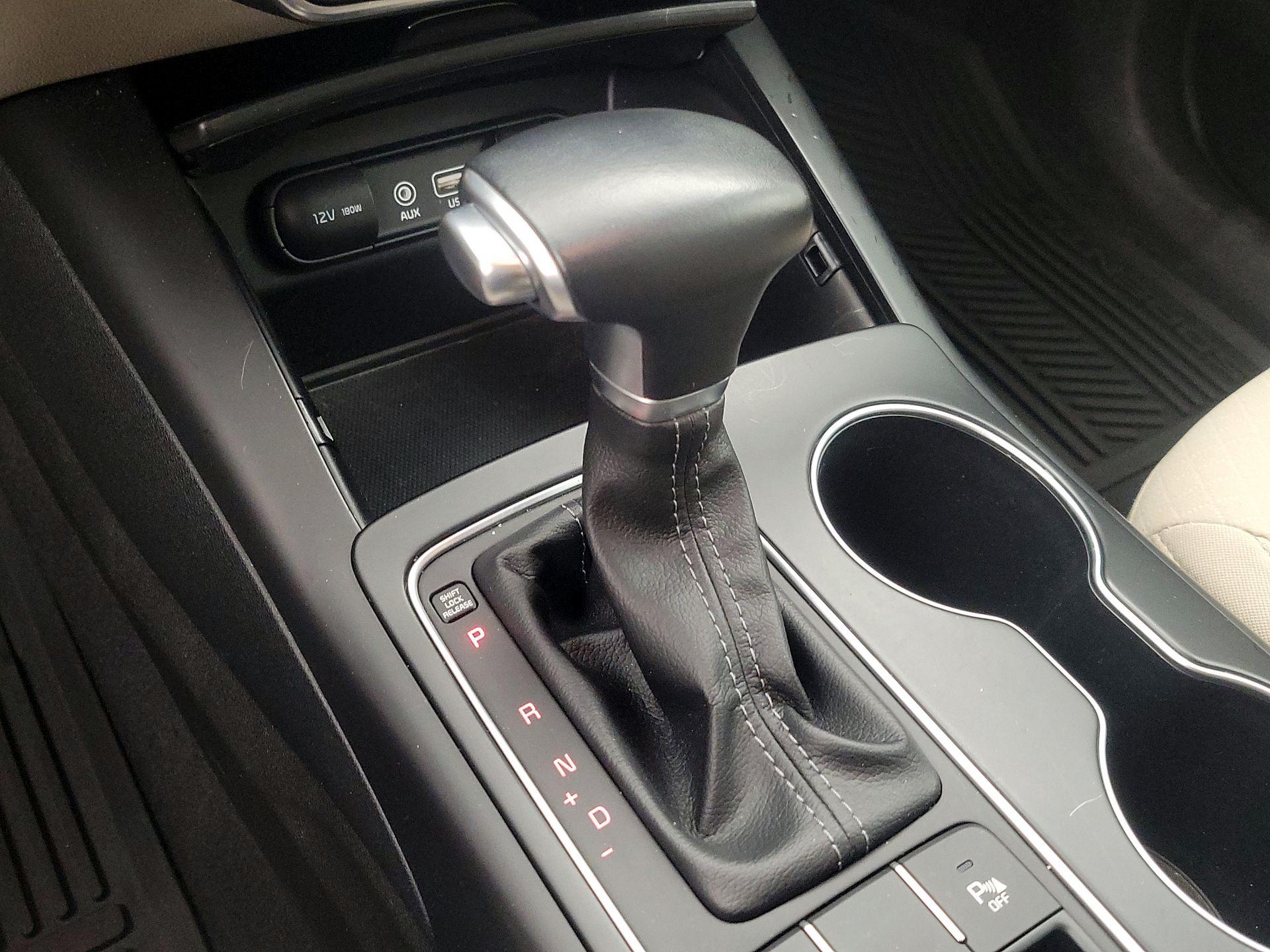 Thumbnail: 2019 Kia Sorento - 17