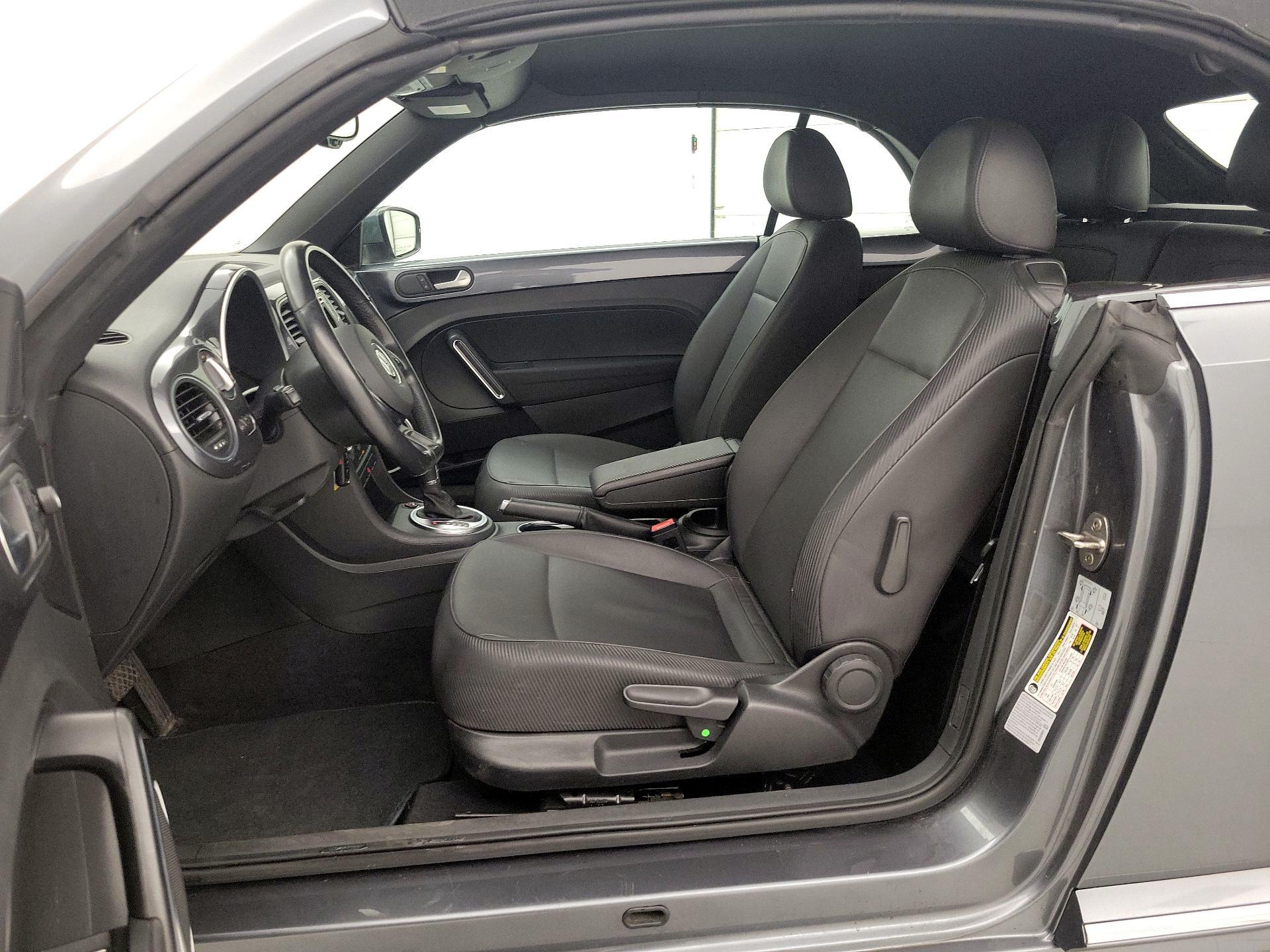 Thumbnail: 2016 Volkswagen Beetle - 11