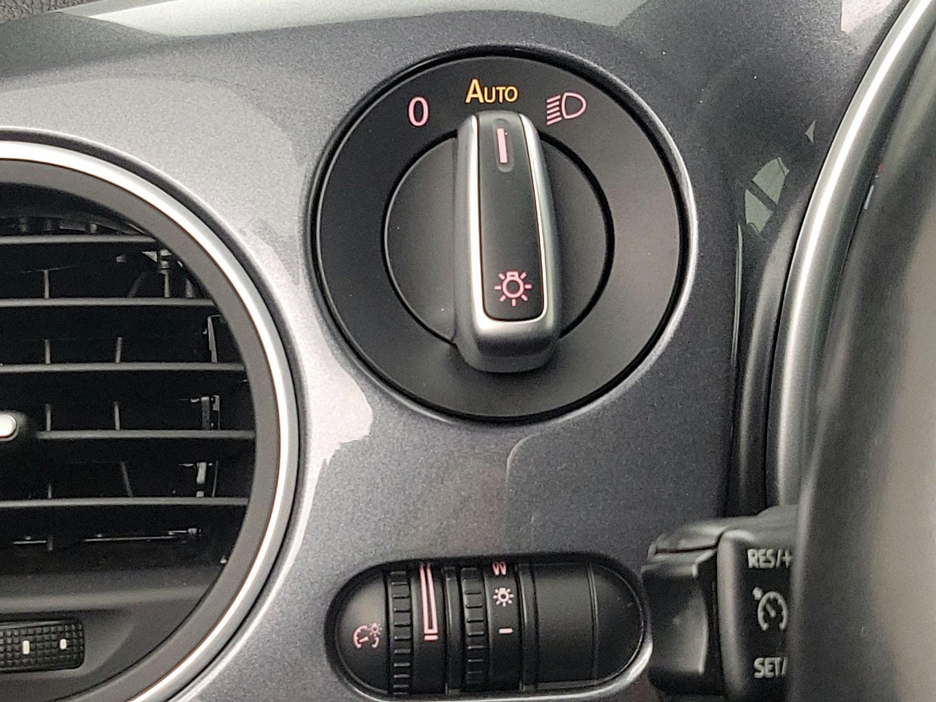 Thumbnail: 2016 Volkswagen Beetle - 13