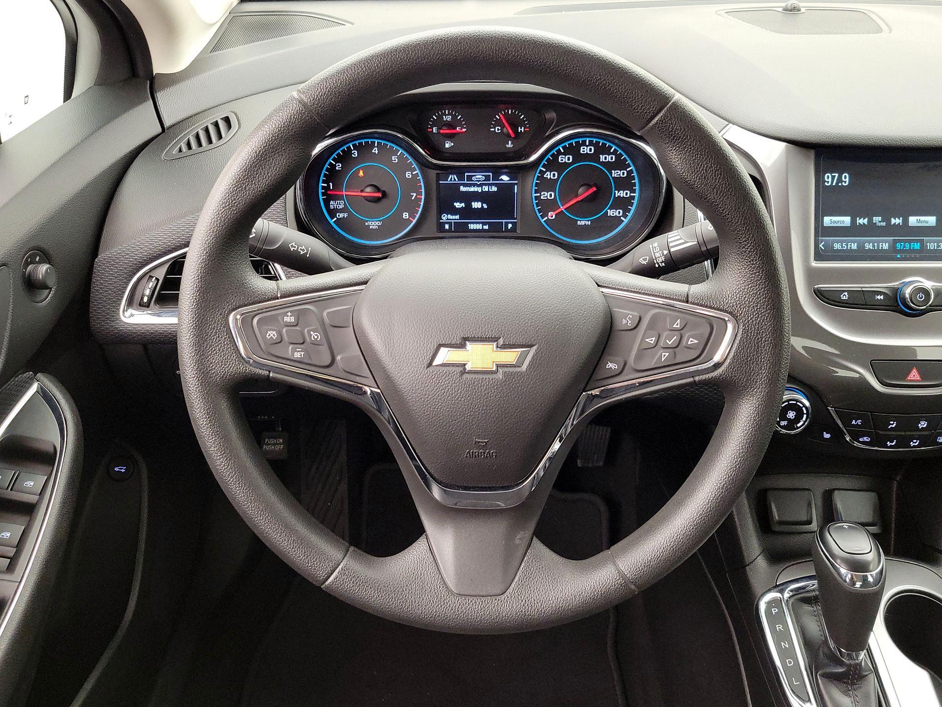 Thumbnail: 2018 Chevrolet Cruze - 10