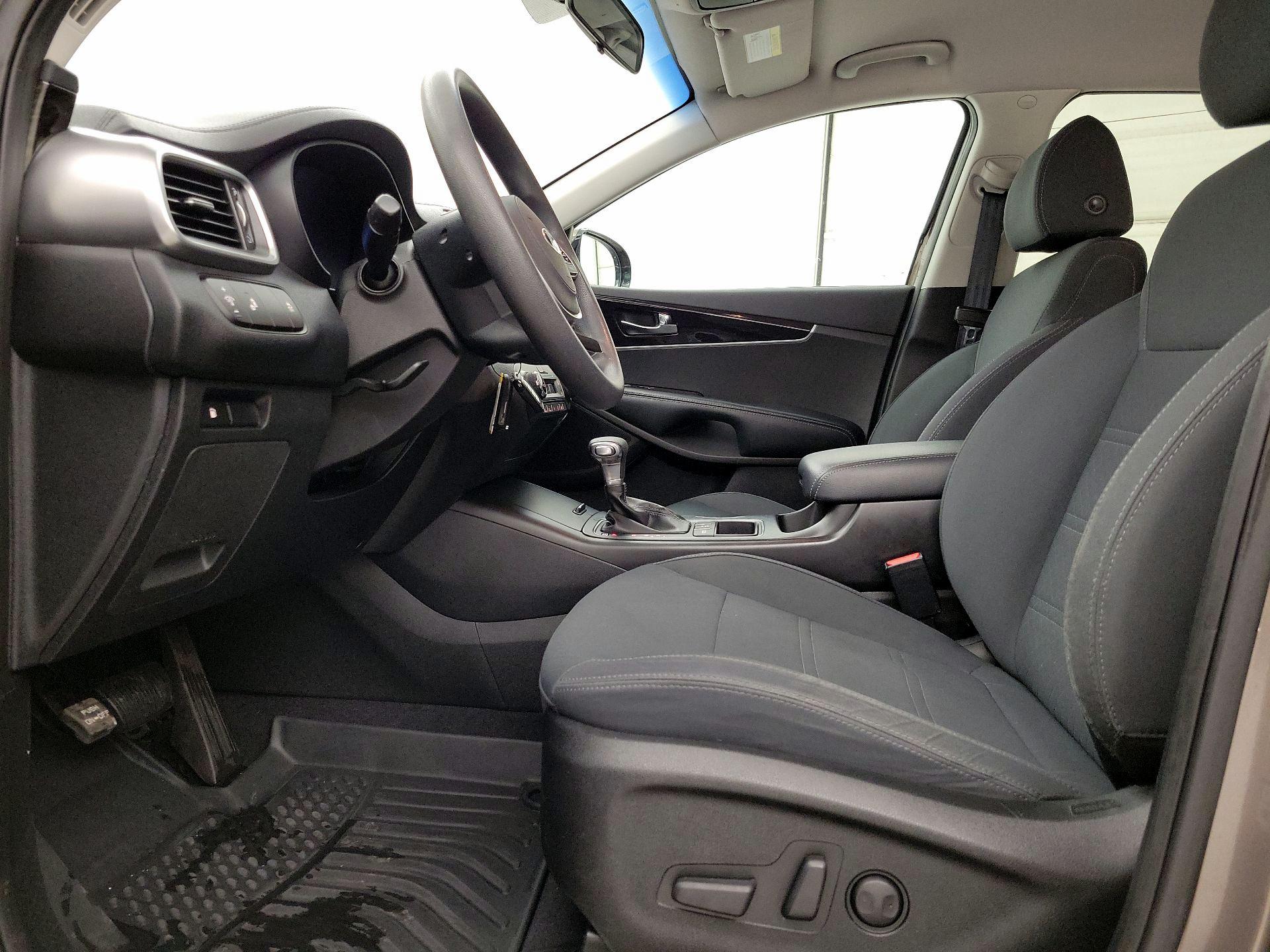 Thumbnail: 2019 Kia Sorento - 11