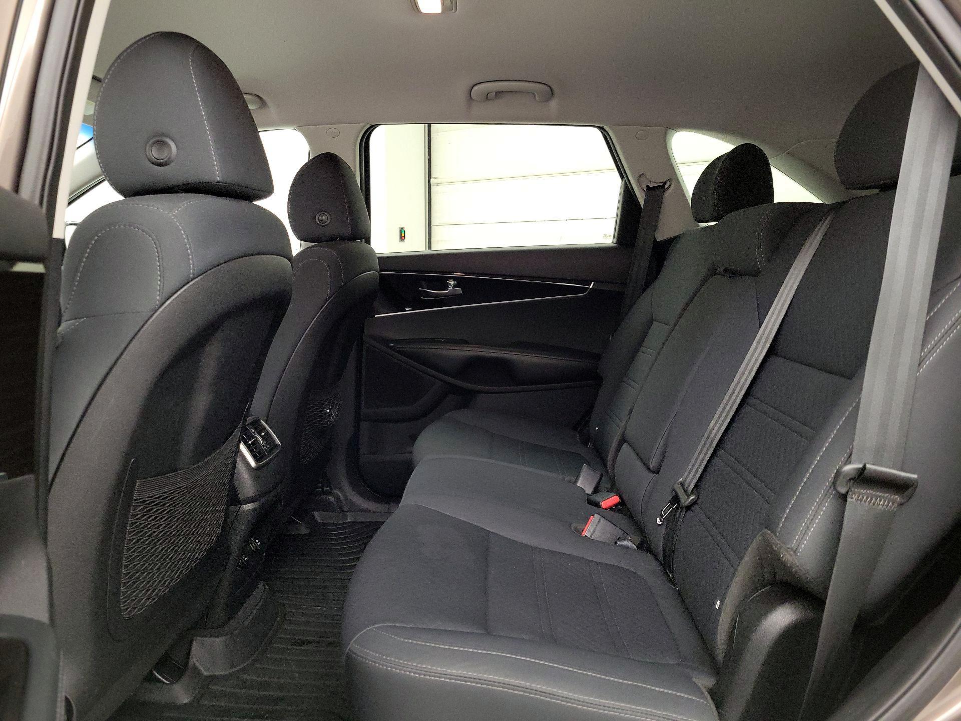 Thumbnail: 2019 Kia Sorento - 19