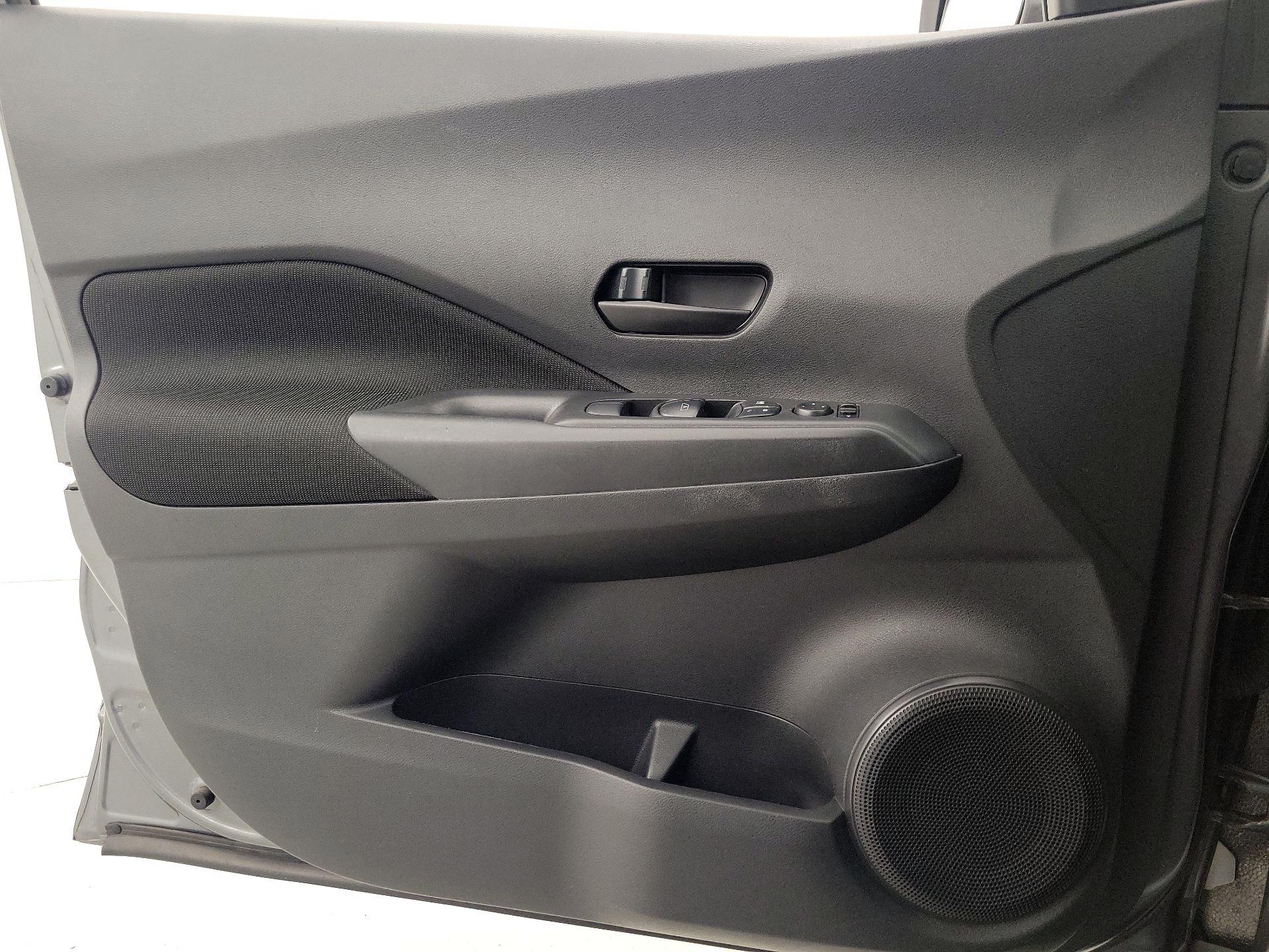 Thumbnail: 2021 Nissan Kicks - 12