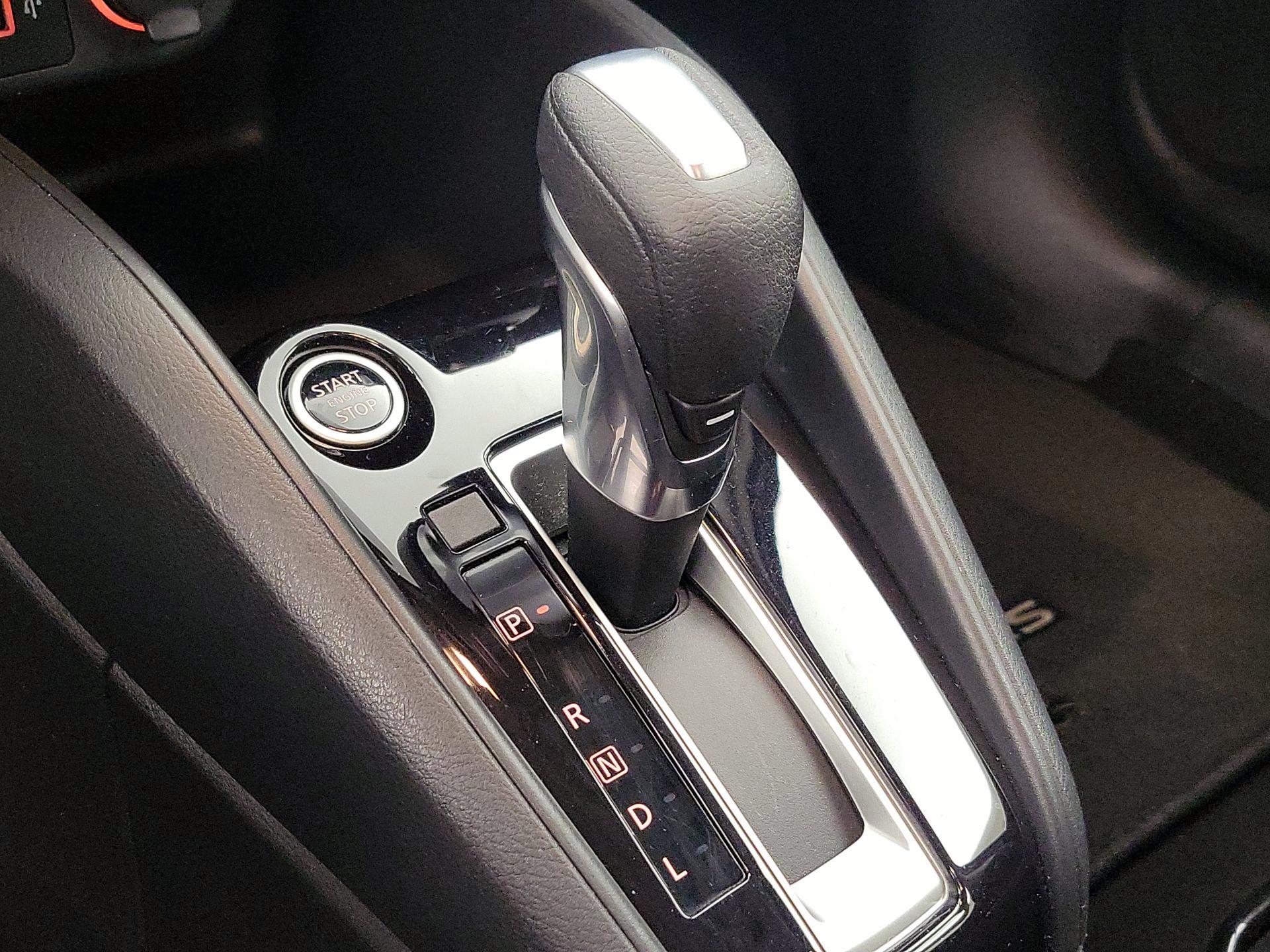 Thumbnail: 2021 Nissan Kicks - 17