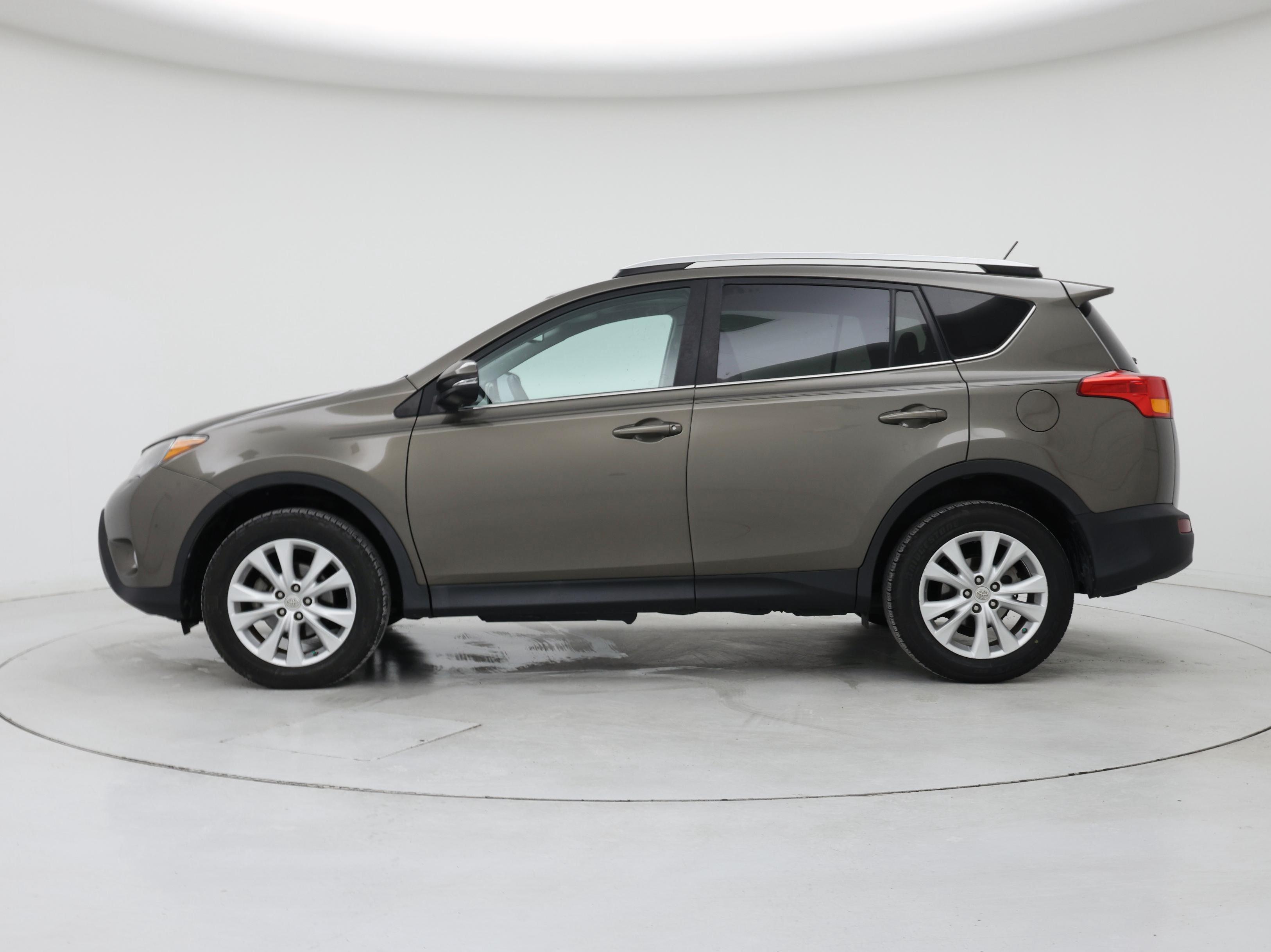 Thumbnail: 2015 Toyota RAV4 - 3