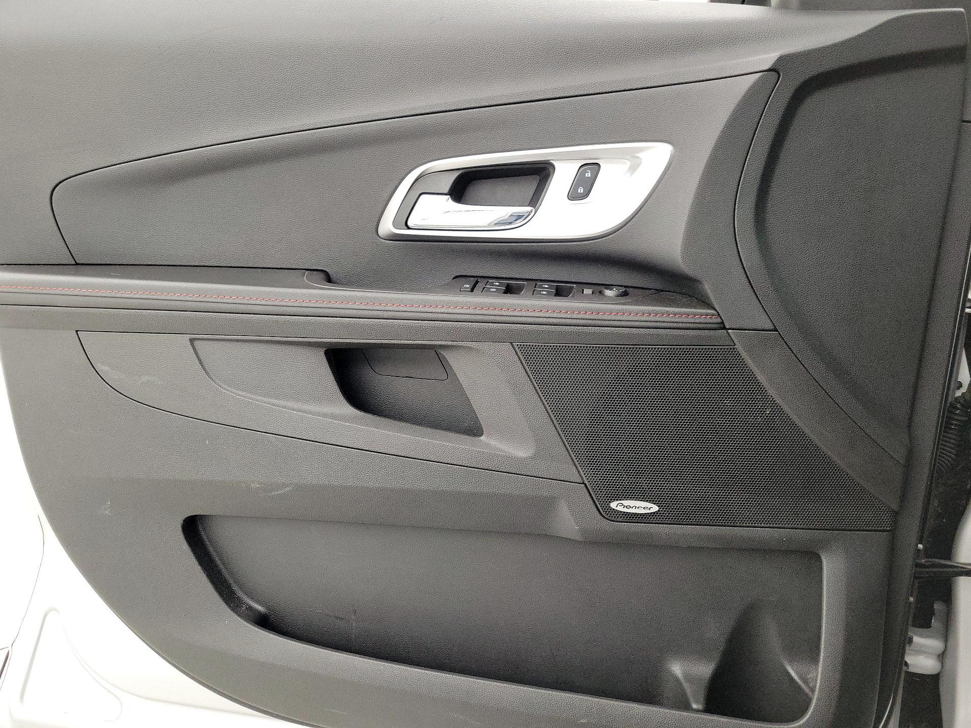 Thumbnail: 2015 Chevrolet Equinox - 12