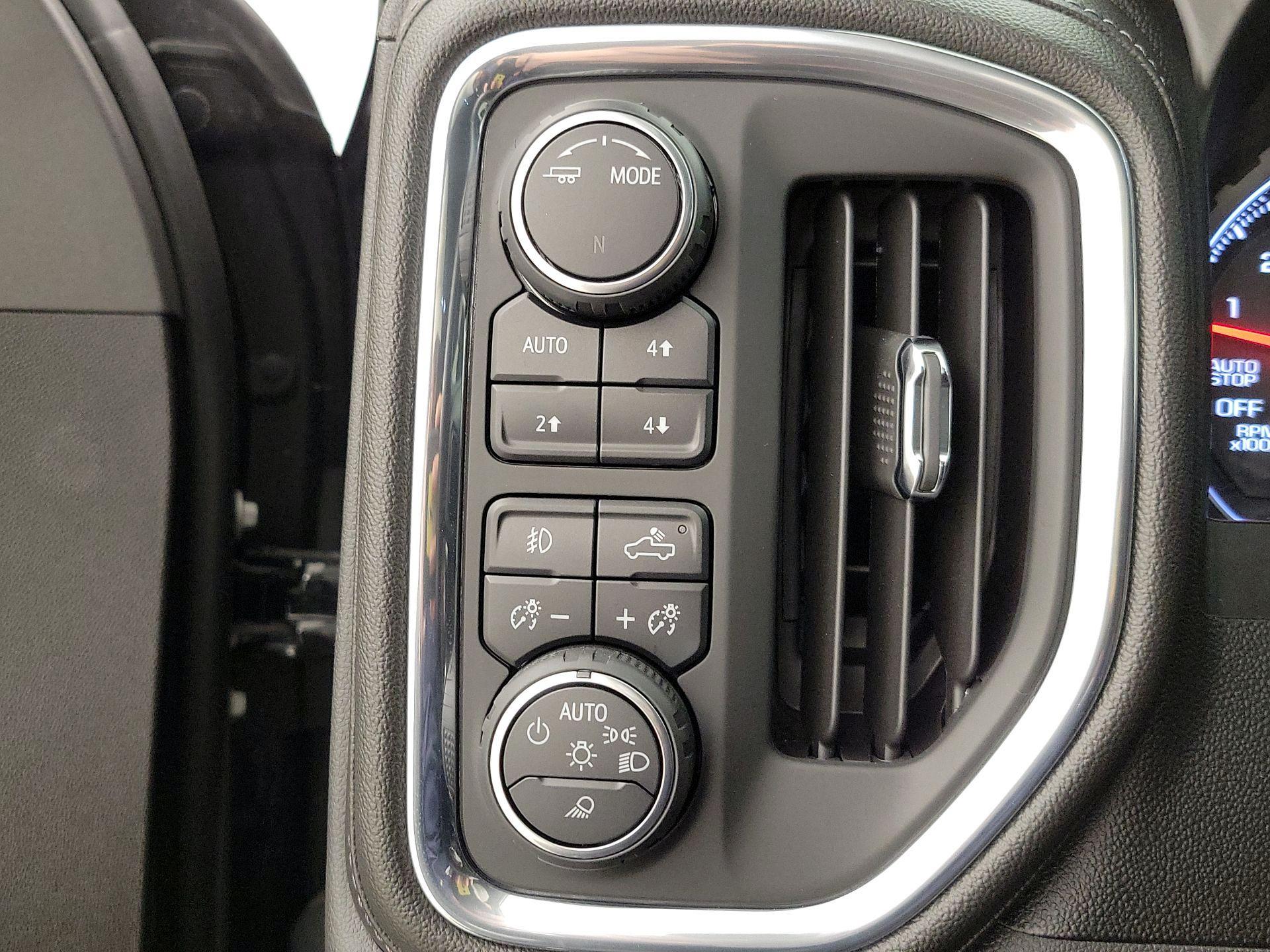 Thumbnail: 2020 Chevrolet Silverado 1500 - 13