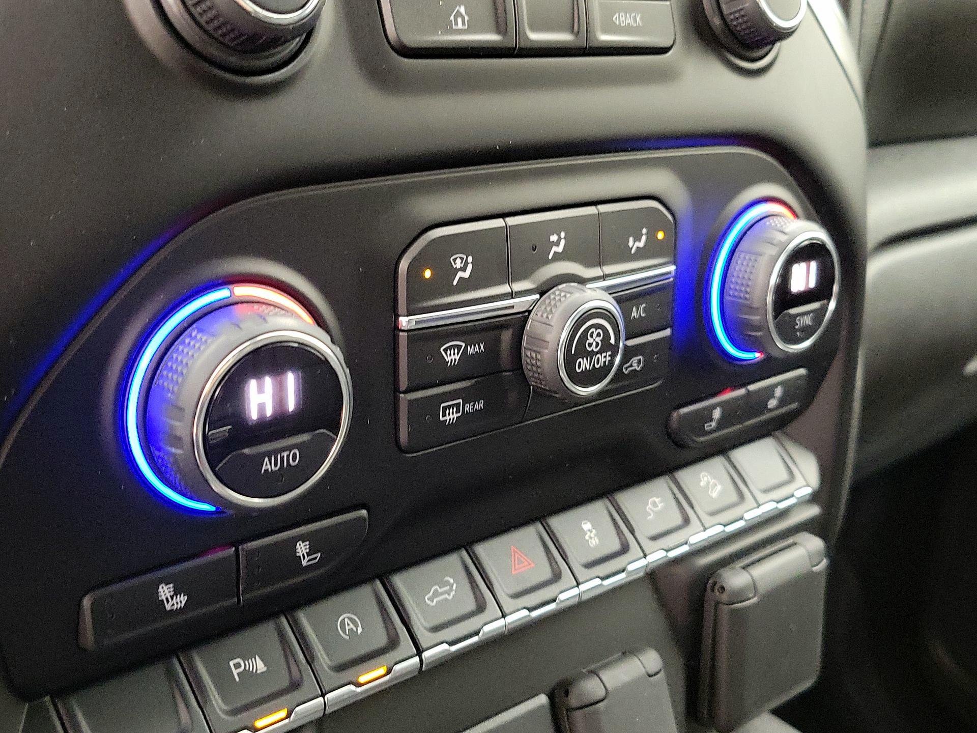 Thumbnail: 2020 Chevrolet Silverado 1500 - 16