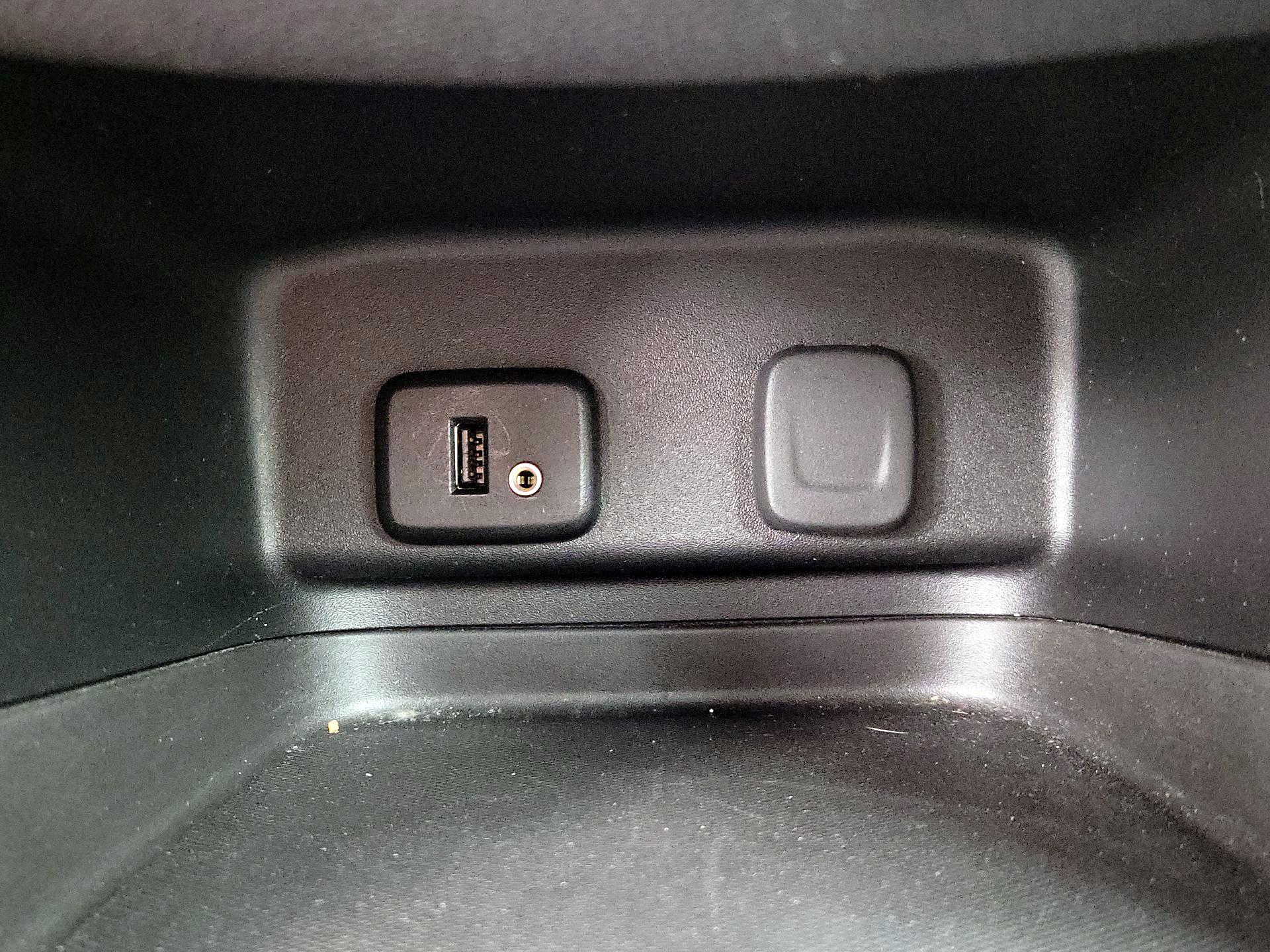 Thumbnail: 2018 Chevrolet Equinox - 18