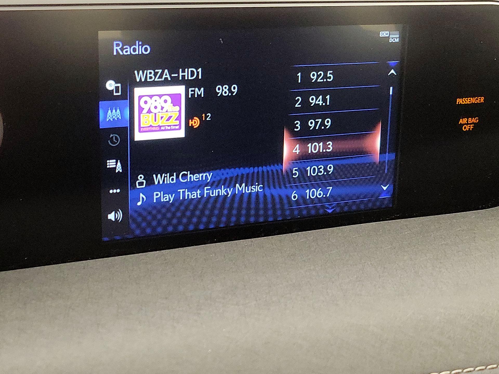 Thumbnail: 2021 Lexus UX - 15