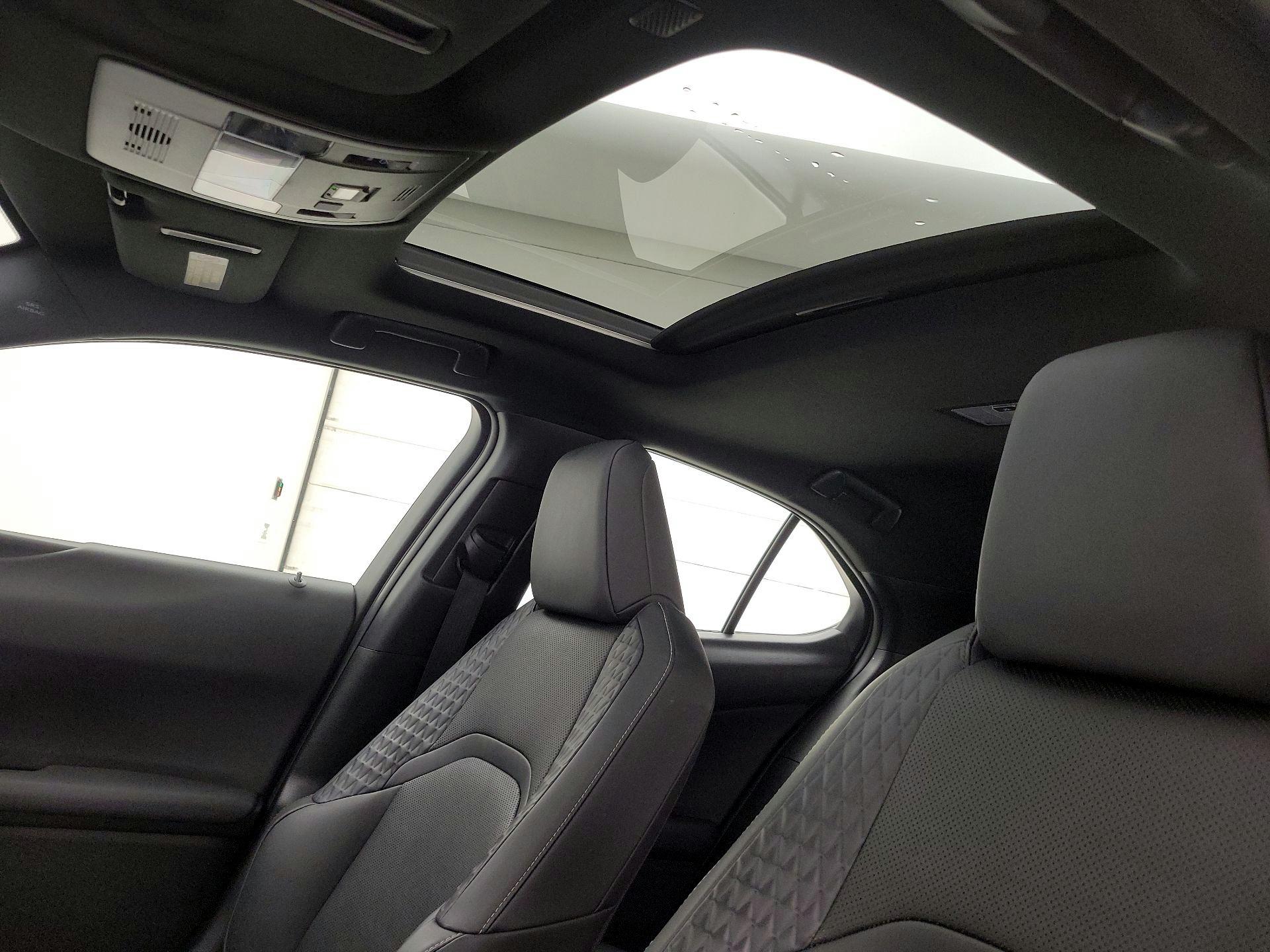 Thumbnail: 2021 Lexus UX - 19