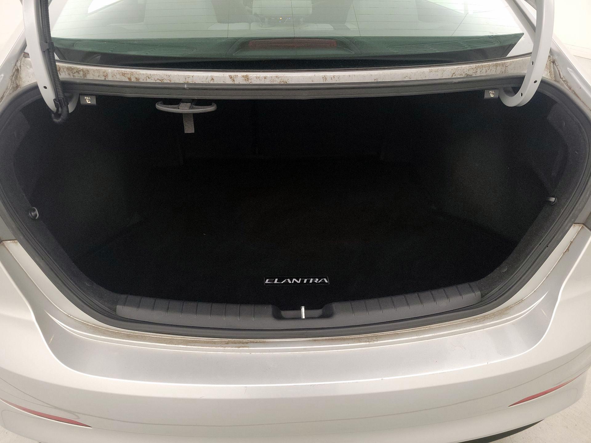 Thumbnail: 2017 Hyundai Elantra - 19