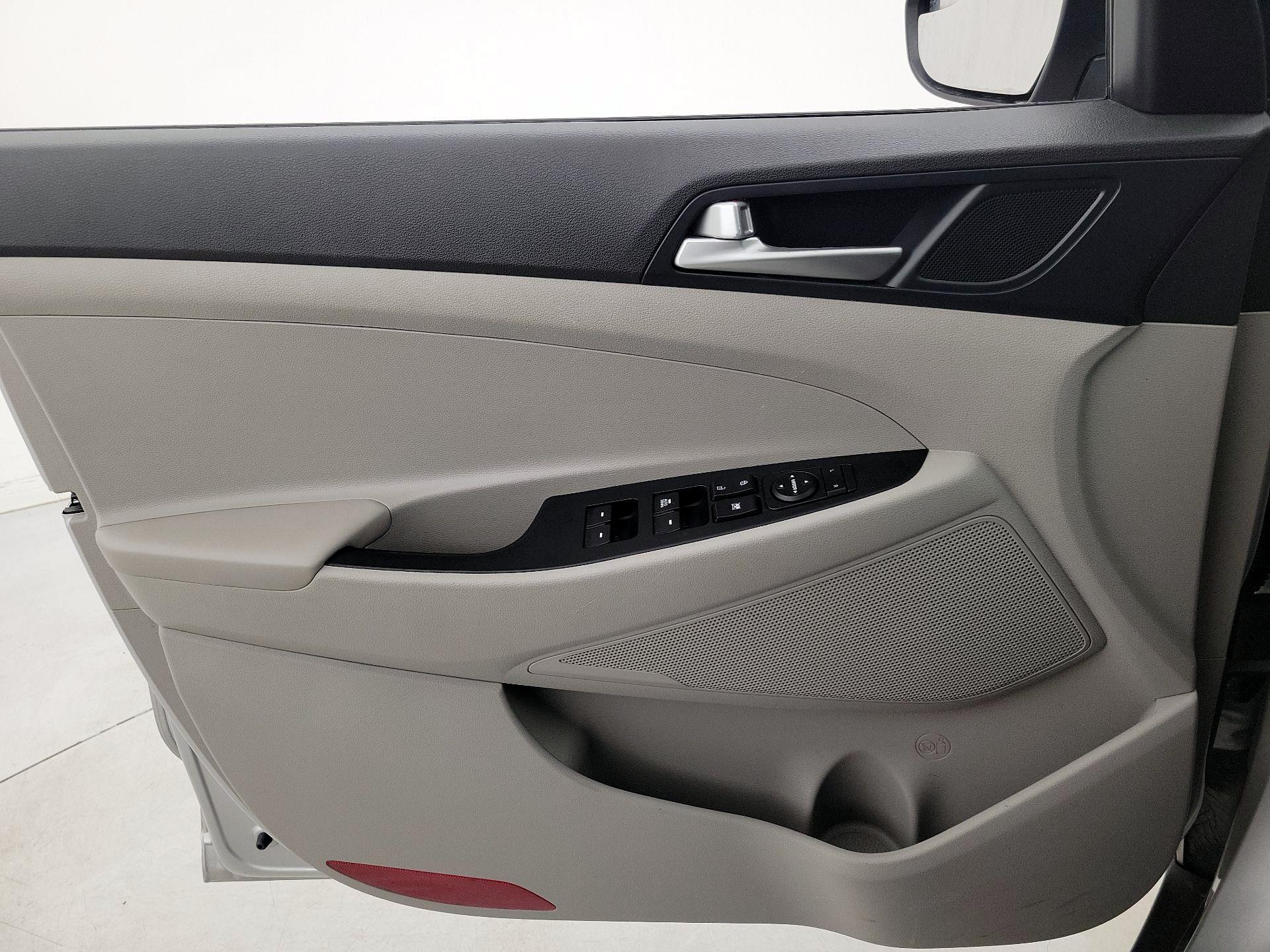 Thumbnail: 2020 Hyundai Tucson - 12