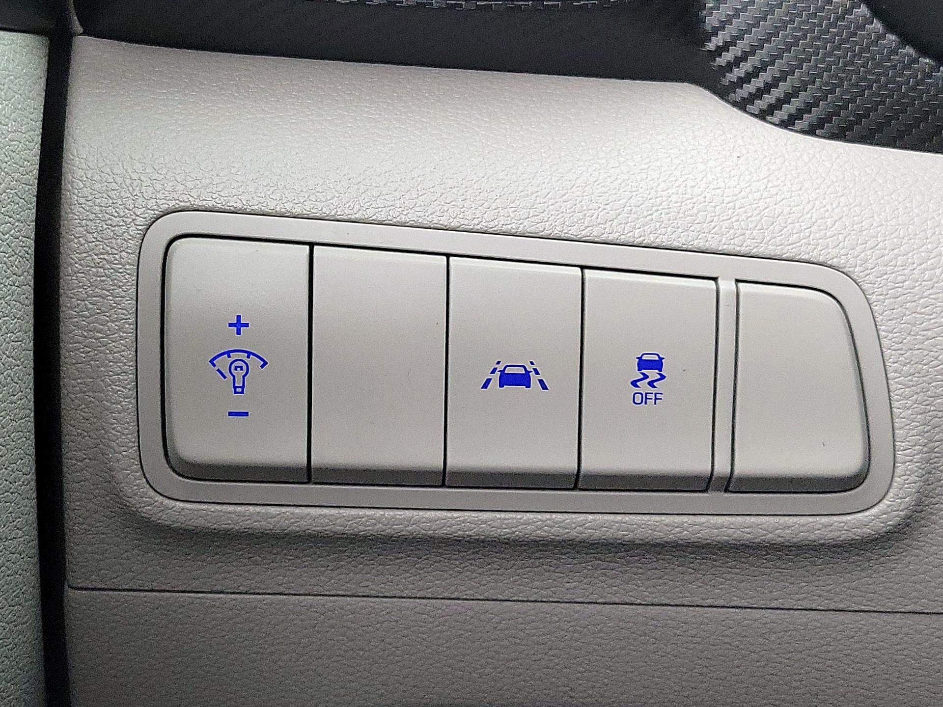 Thumbnail: 2020 Hyundai Tucson - 13