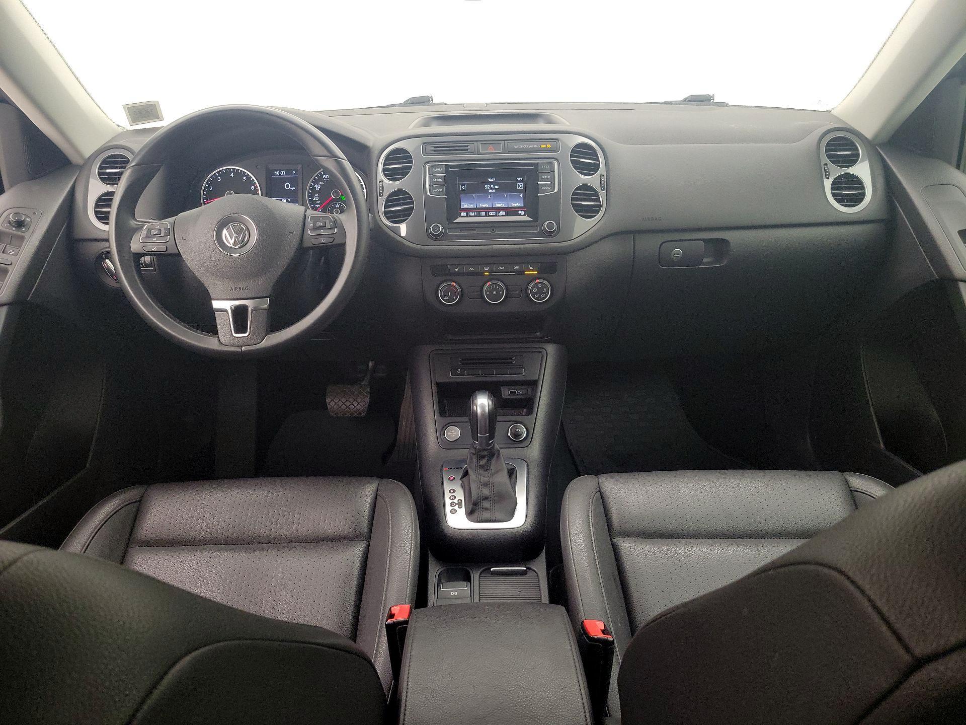 Thumbnail: 2016 Volkswagen Tiguan - 9