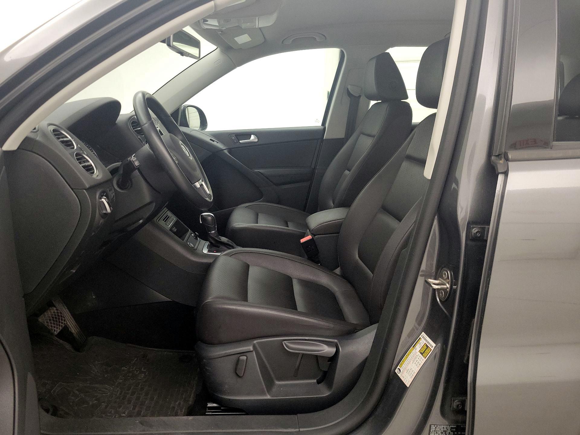 Thumbnail: 2016 Volkswagen Tiguan - 11