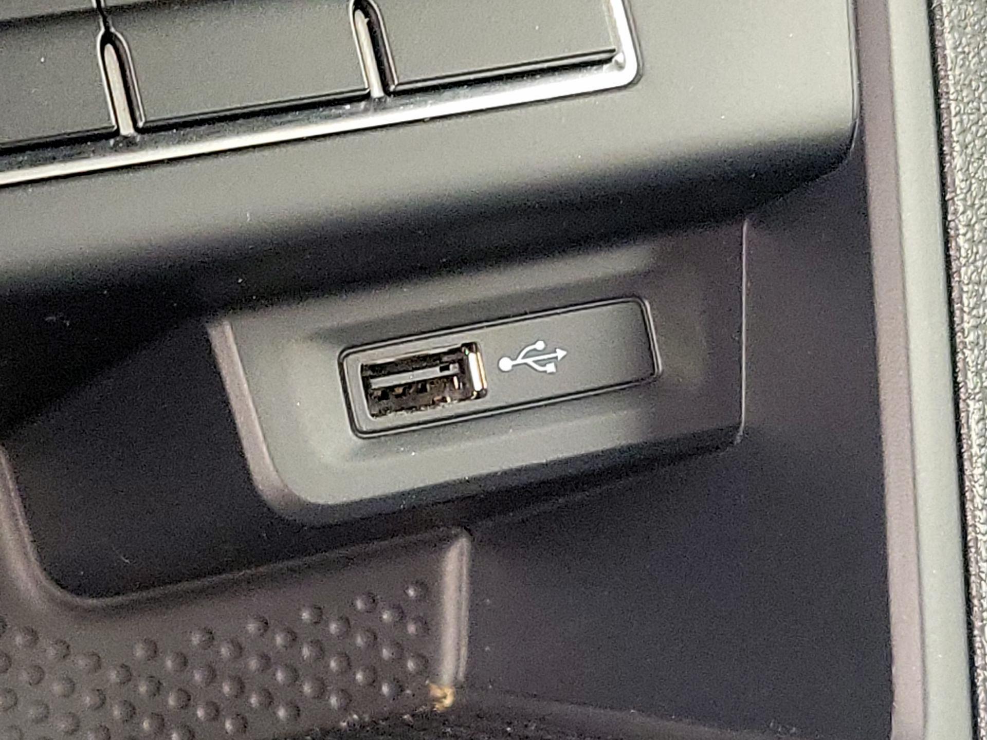 Thumbnail: 2016 Volkswagen Tiguan - 18