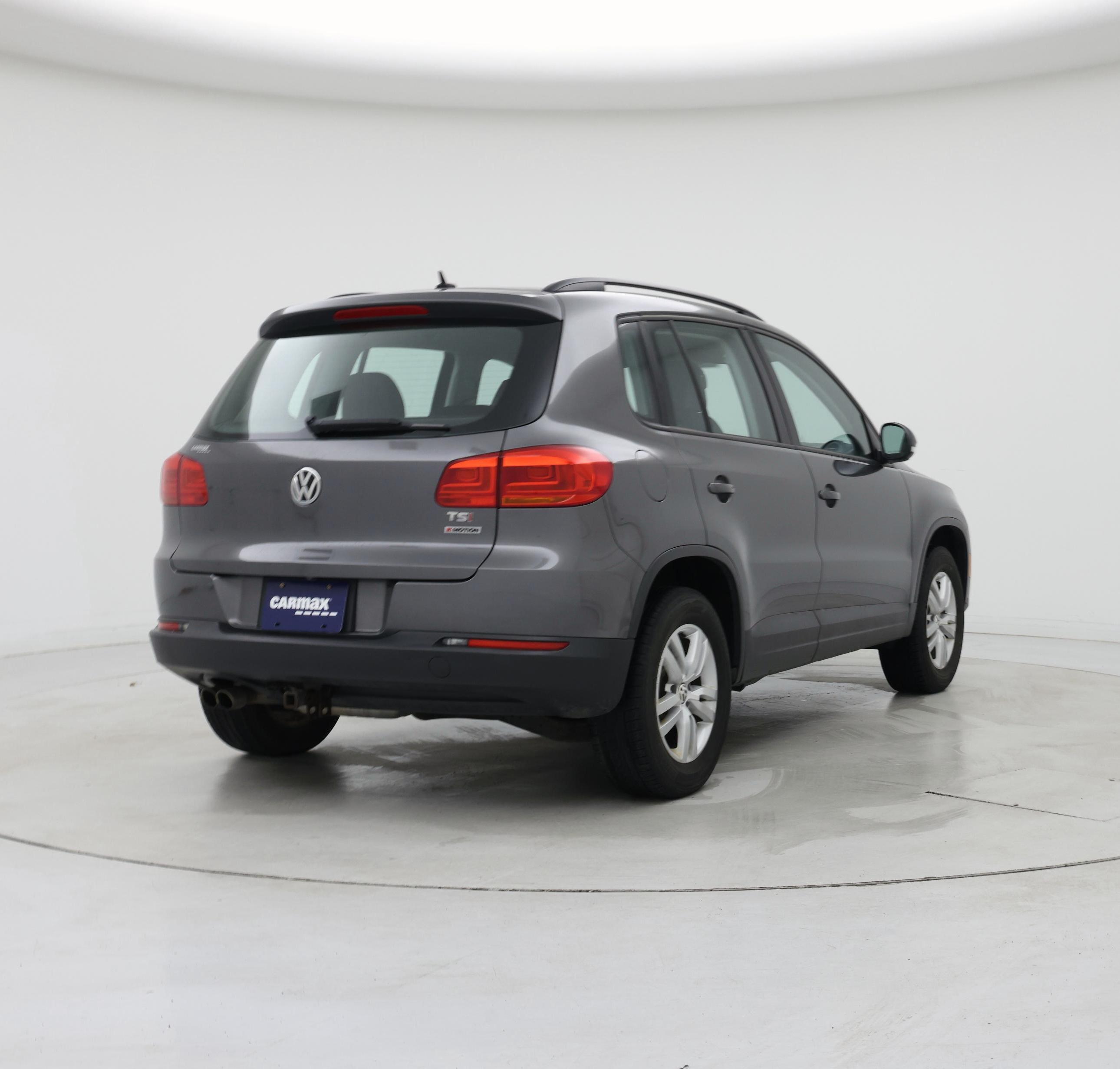 Thumbnail: 2016 Volkswagen Tiguan - 8