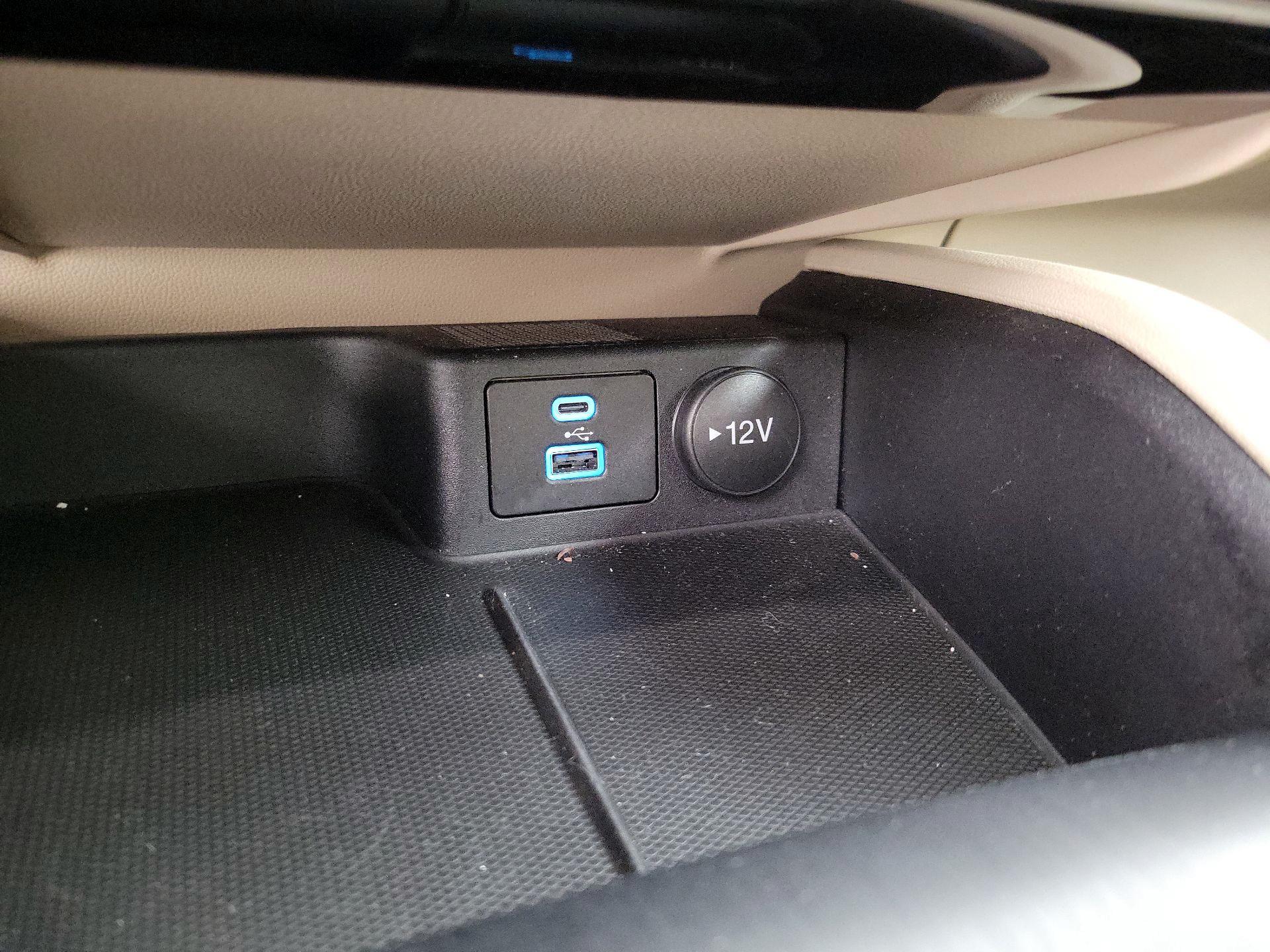 Thumbnail: 2022 Ford Escape - 18