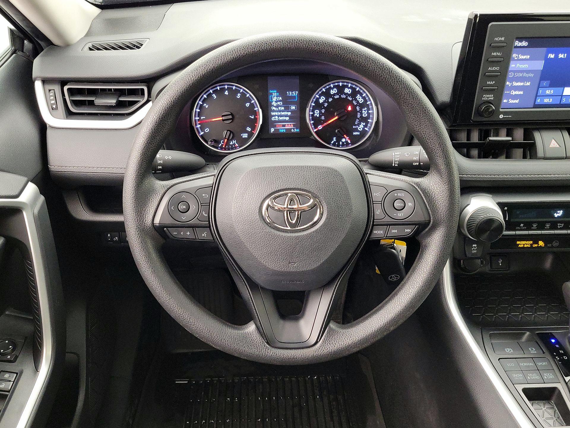 Thumbnail: 2022 Toyota RAV4 - 10