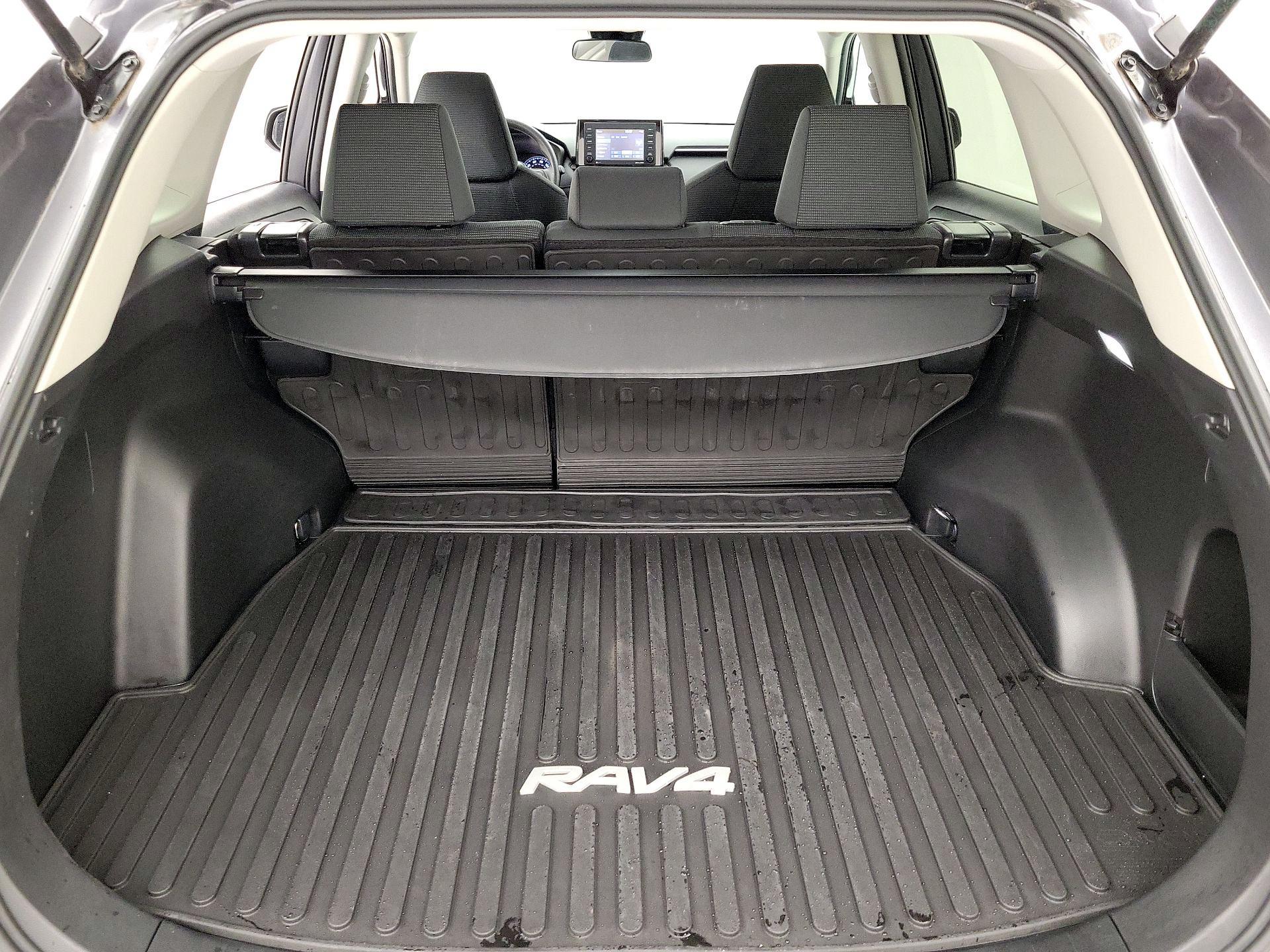 Thumbnail: 2022 Toyota RAV4 - 20