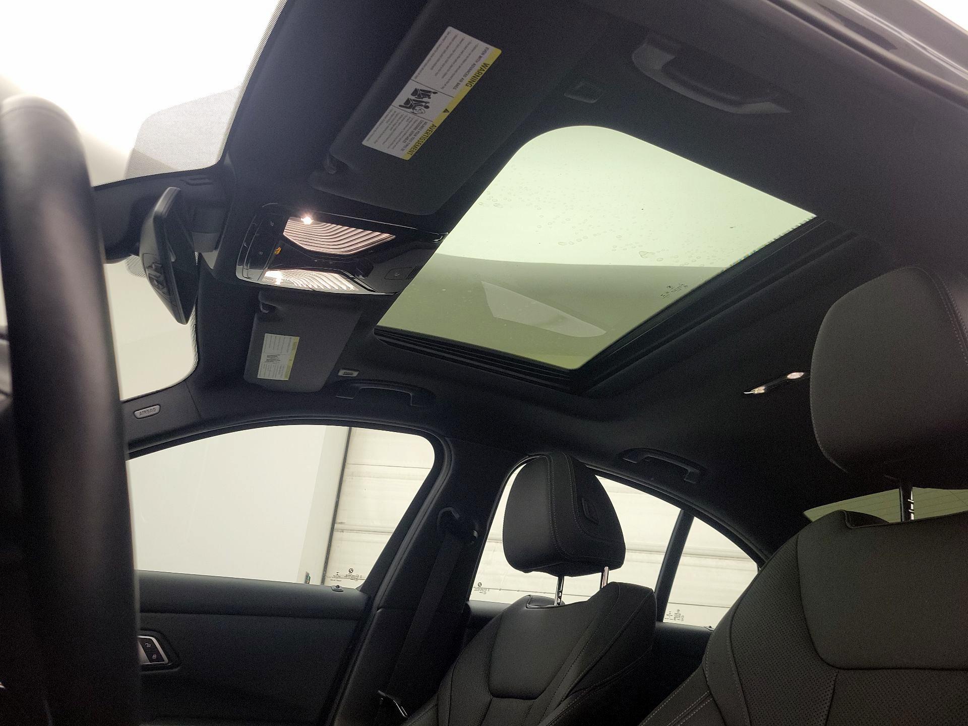 Thumbnail: 2022 BMW 3 Series - 20