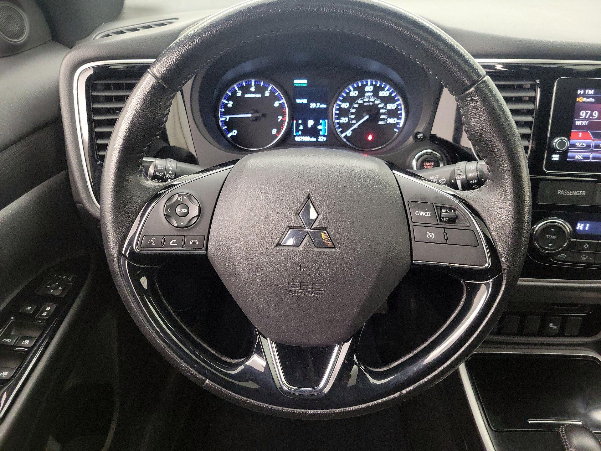 Thumbnail: 2018 Mitsubishi Outlander - 10