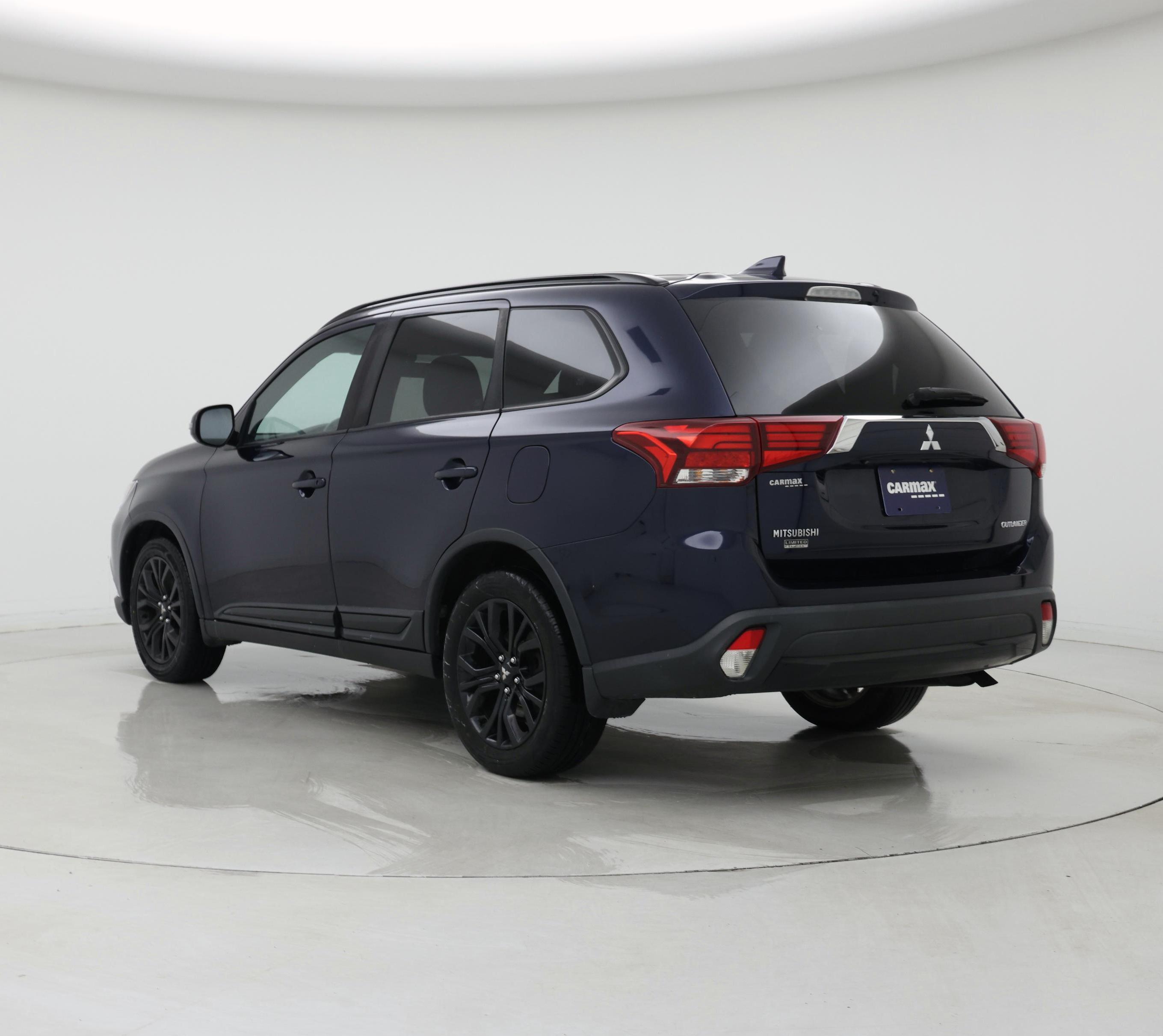 Thumbnail: 2018 Mitsubishi Outlander - 2