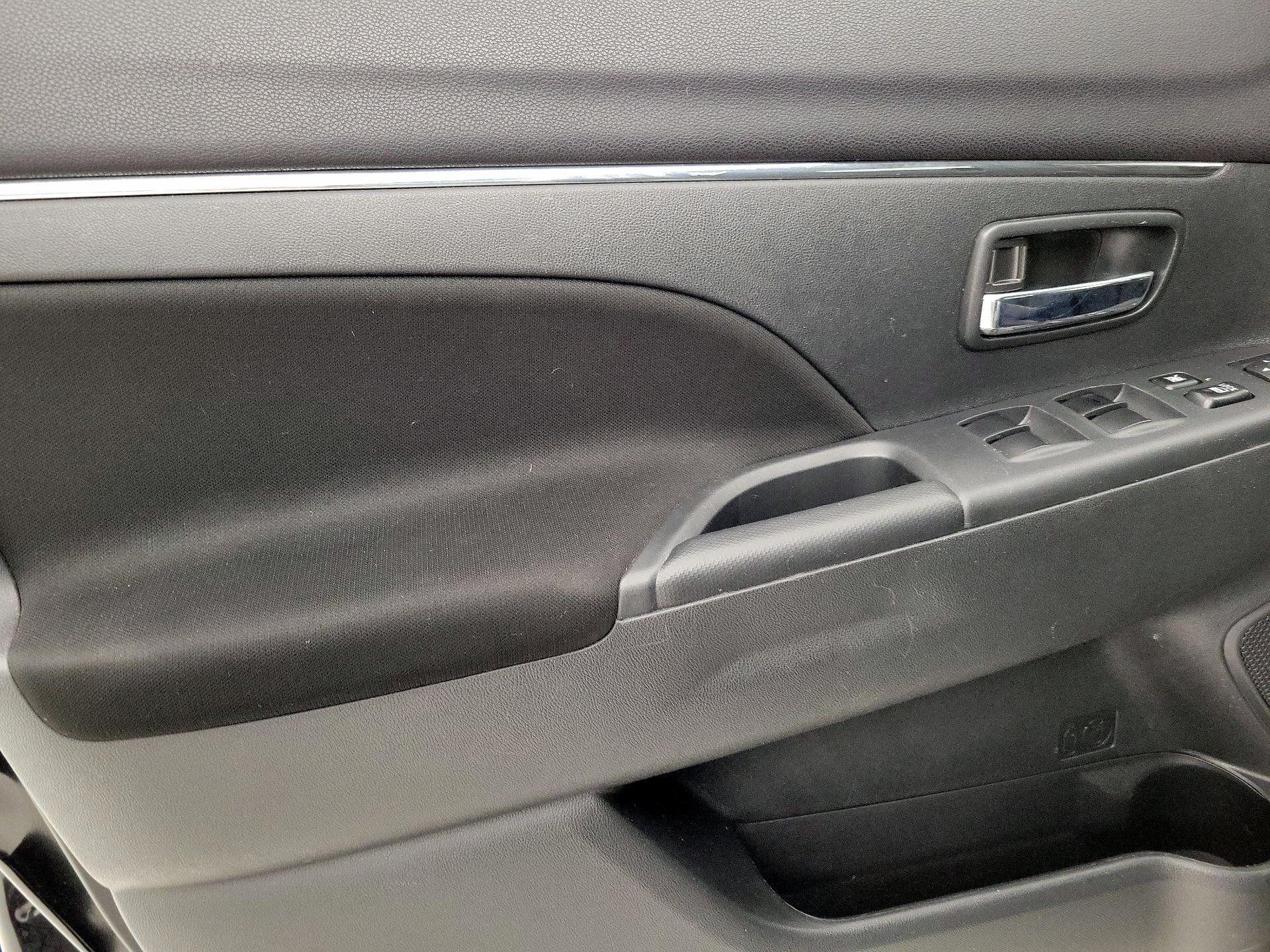 Thumbnail: 2020 Mitsubishi Outlander Sport - 12