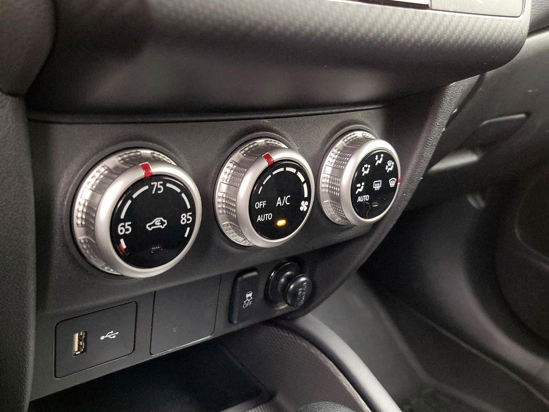 Thumbnail: 2020 Mitsubishi Outlander Sport - 15