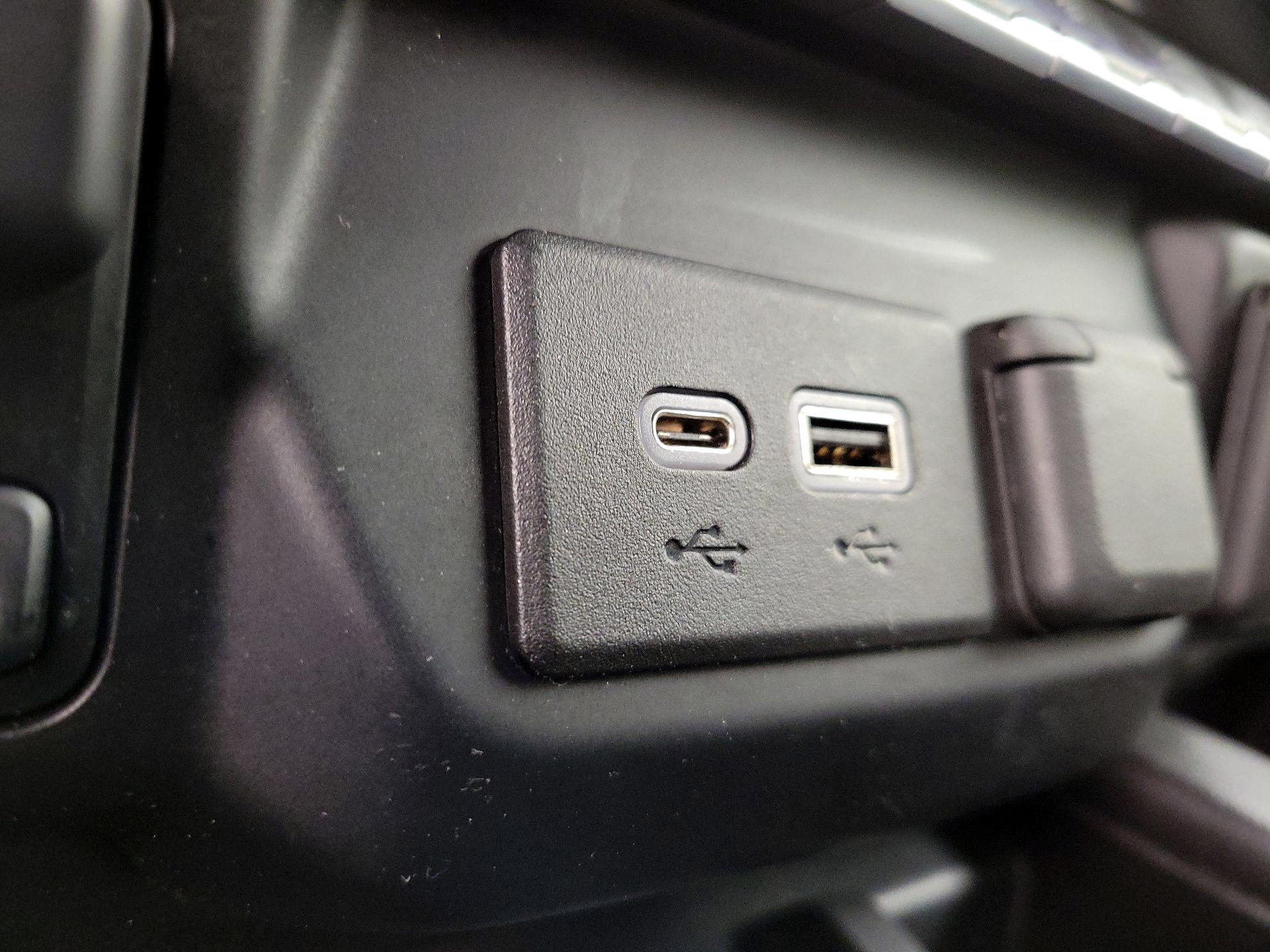 Thumbnail: 2022 Chevrolet Silverado 1500 - 19