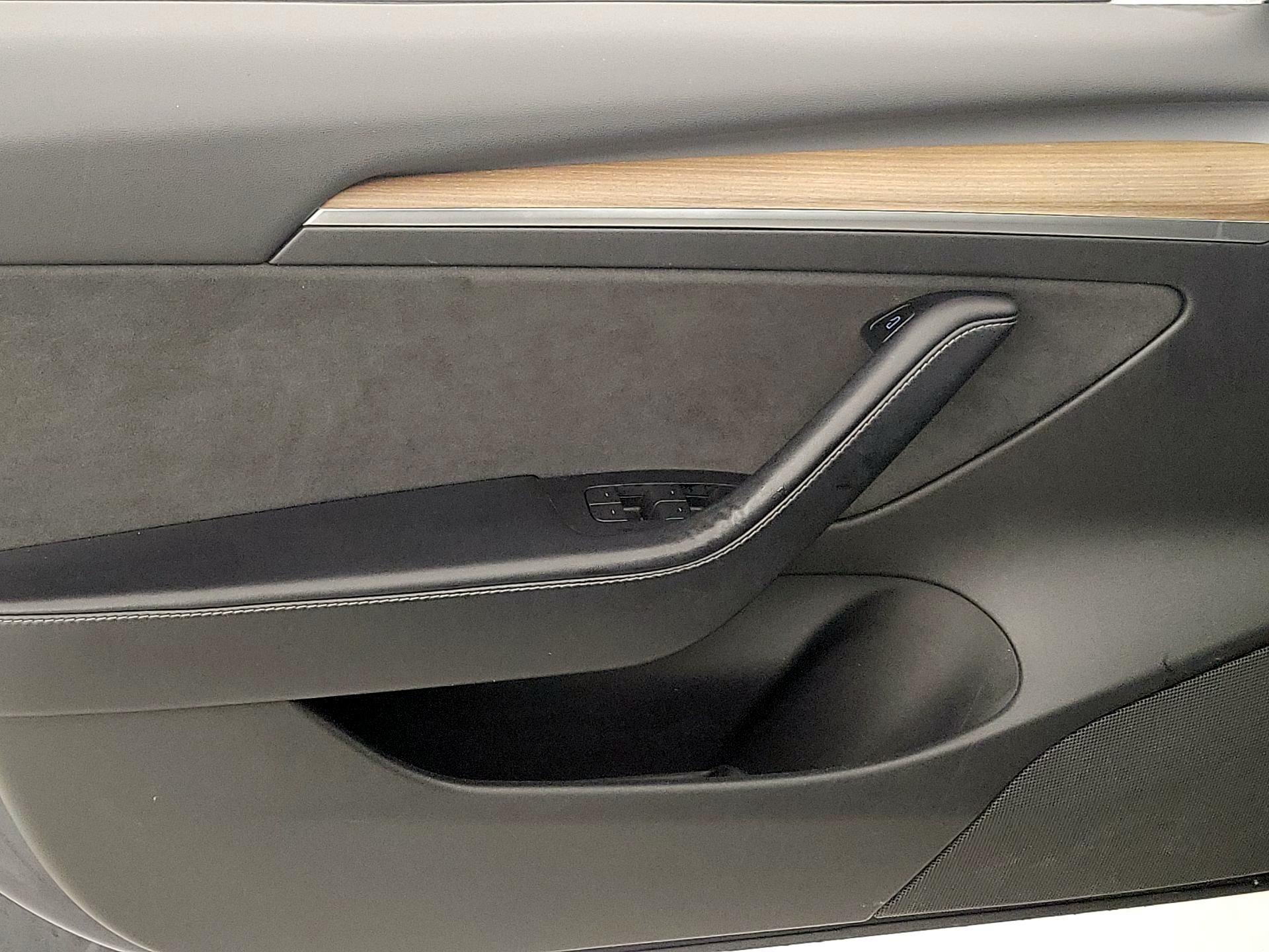 Thumbnail: 2022 Tesla Model 3 - 12