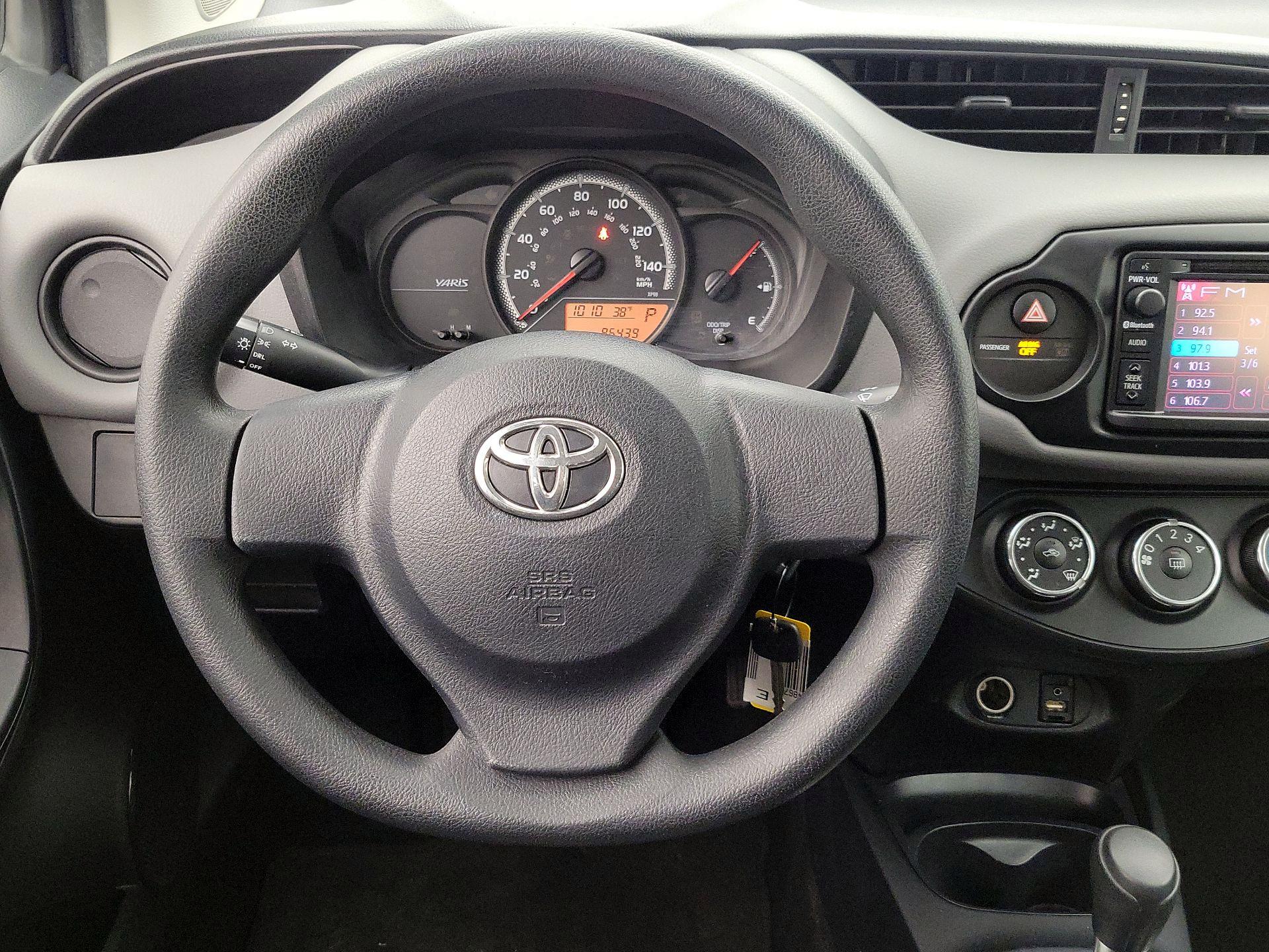 Thumbnail: 2015 Toyota Yaris - 10