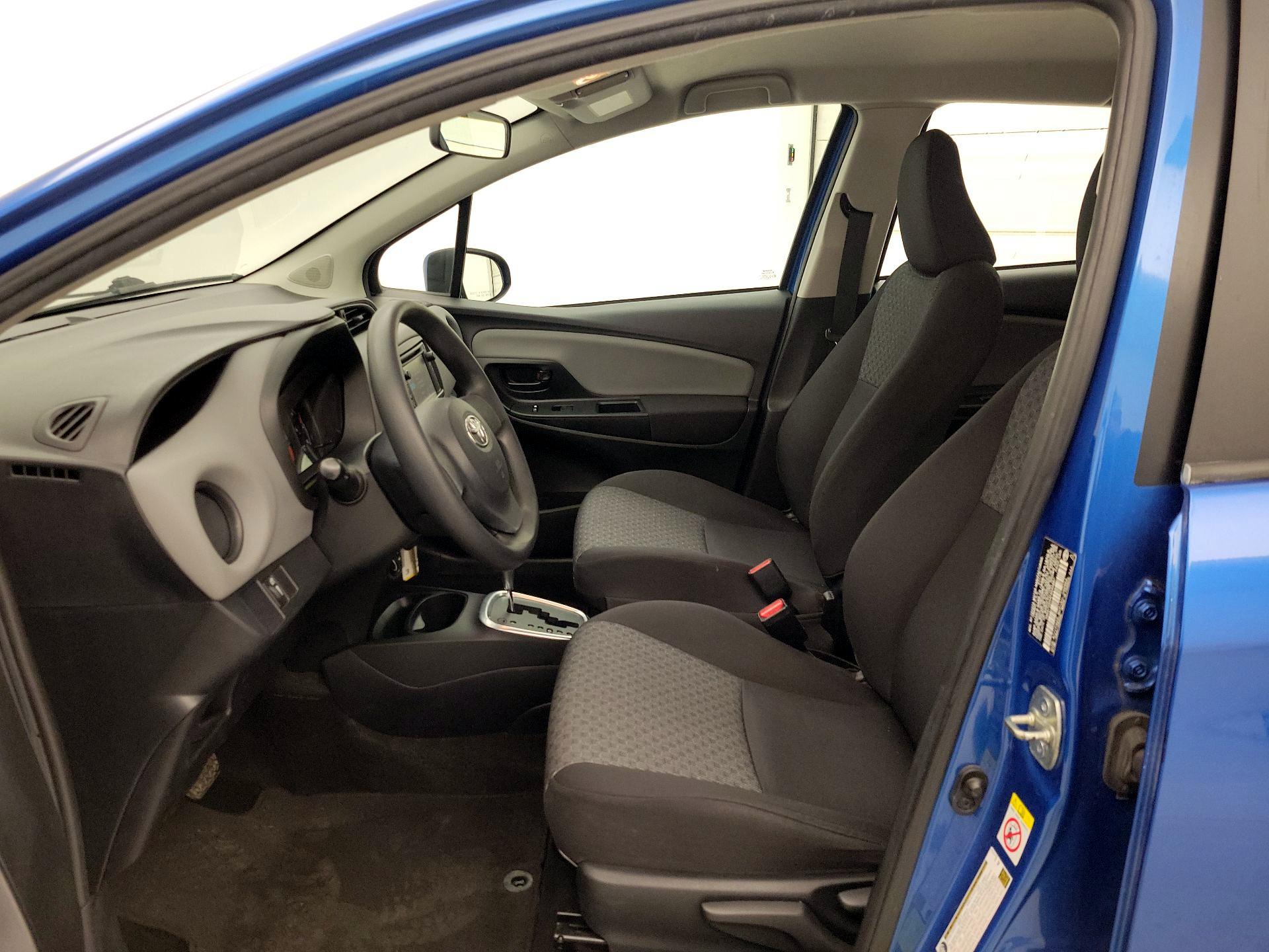 Thumbnail: 2015 Toyota Yaris - 11